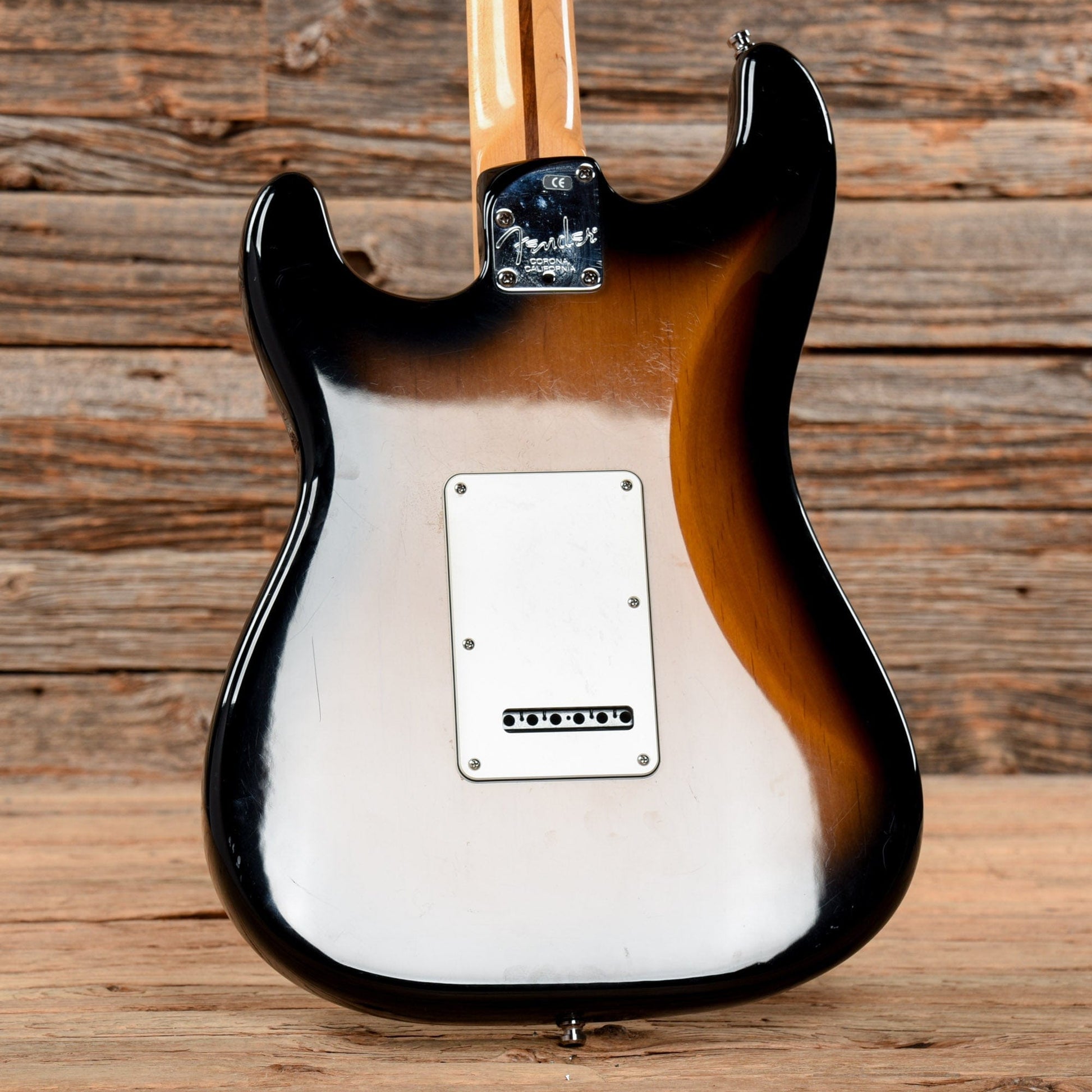 Fender American Deluxe Stratocaster V Neck Sunburst 2005 Electric Guitars / Solid Body