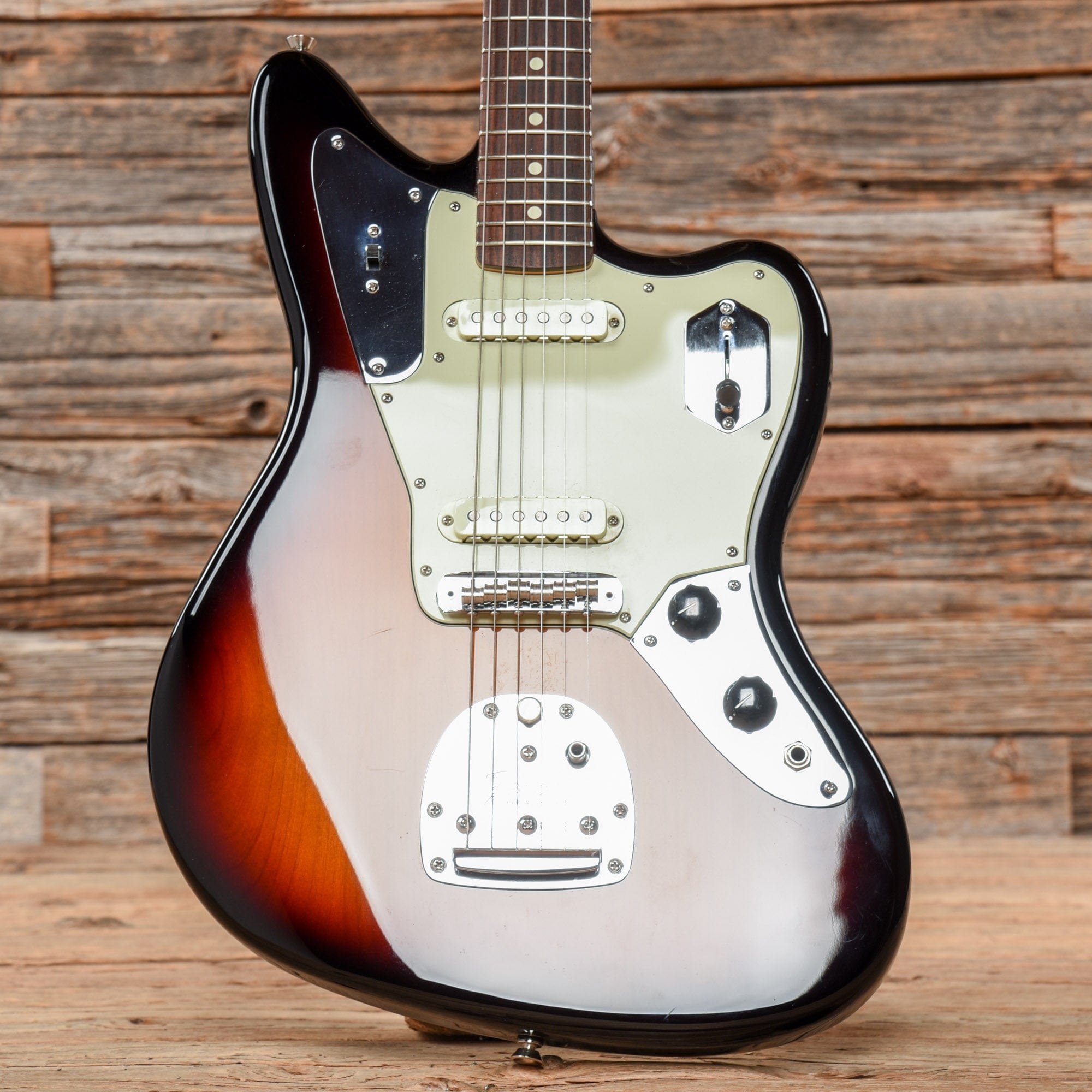 Fender American Pro Jaguar Sunburst 2019 – Chicago Music Exchange