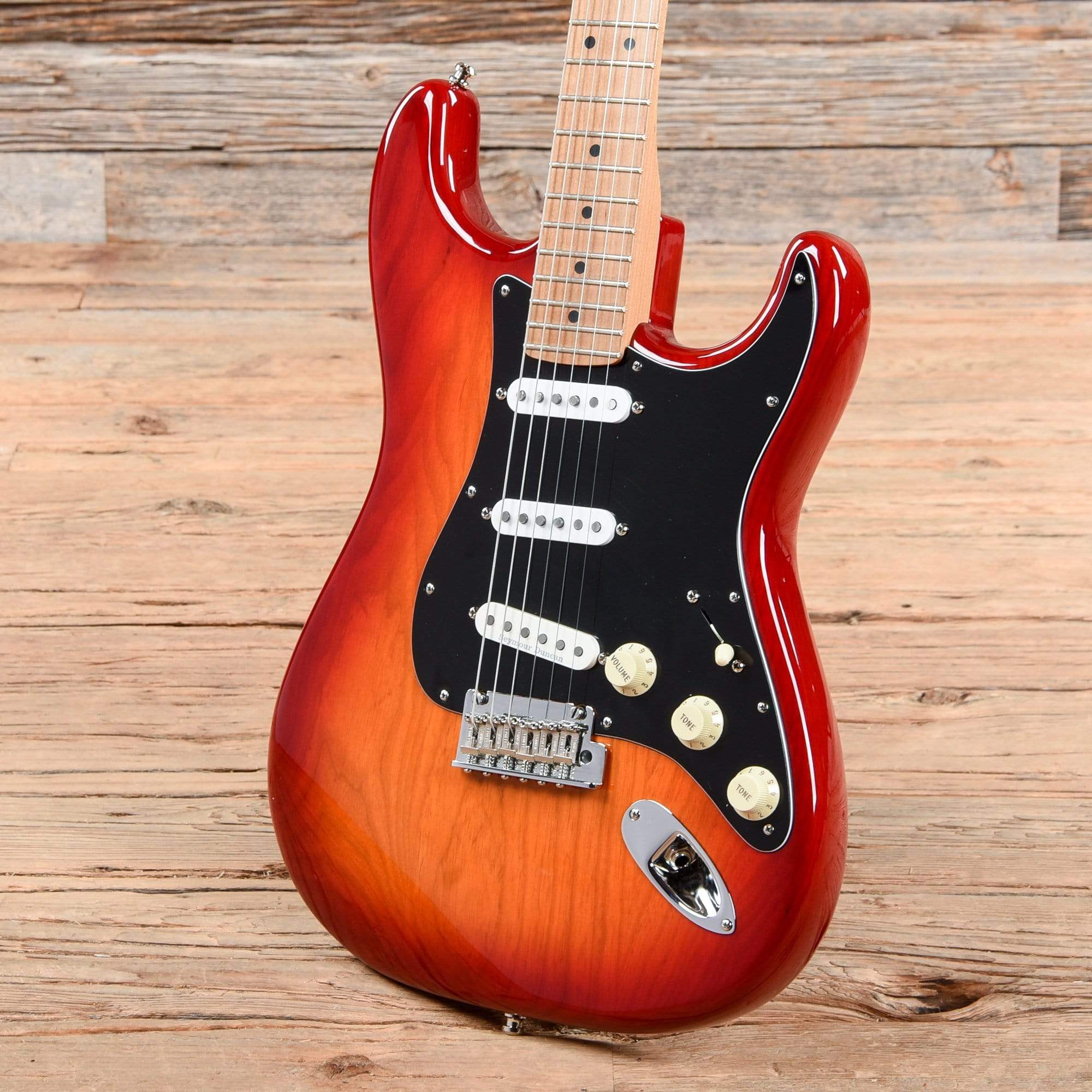 Fender American Pro Stratocaster w/Roasted Maple Neck Aged Cherry Burst 2018 Electric Guitars / Solid Body