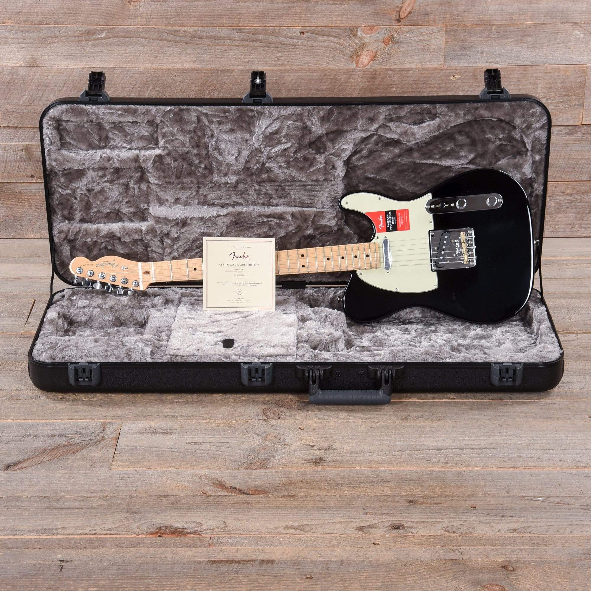 Fender / American Pro Telecaster（証明書付き） Fender American Pro Telecaster Black w/Mint Pickguard – Chicago