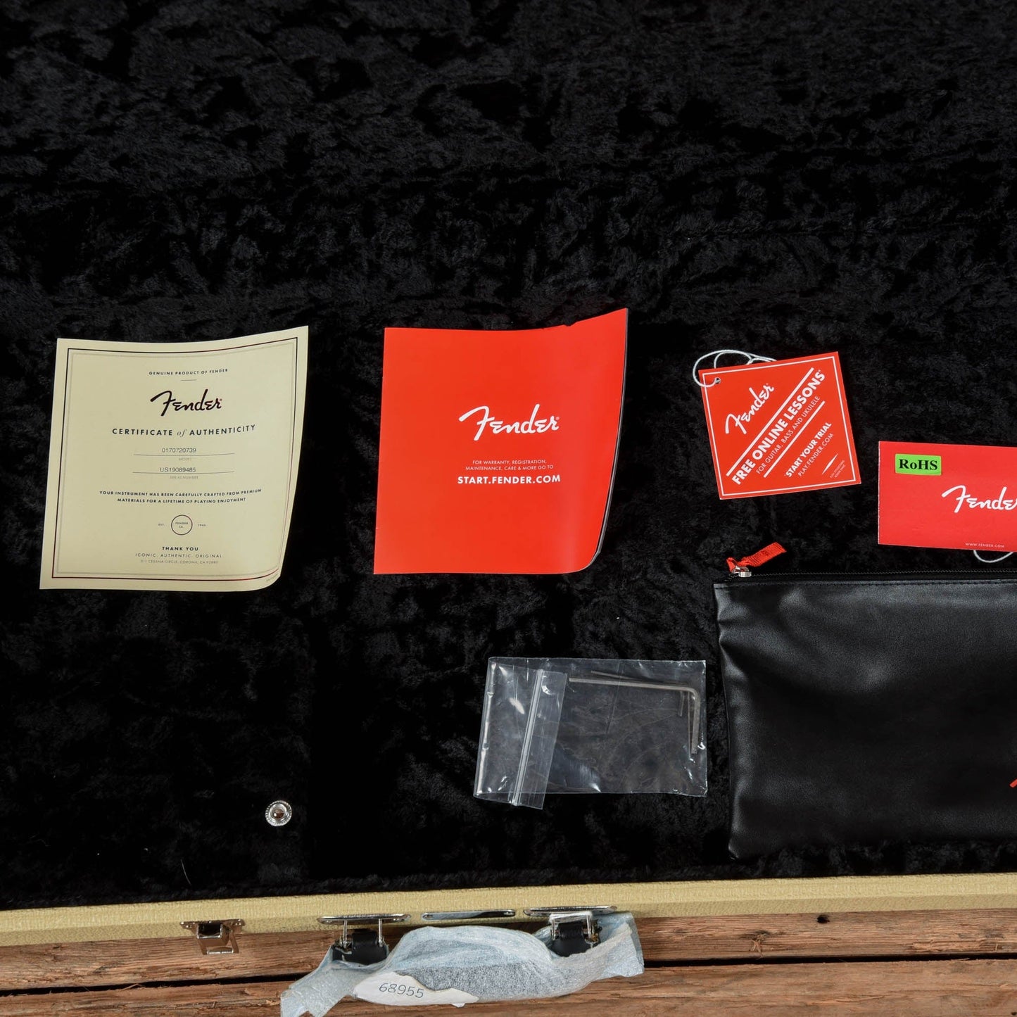 Fender American QMT Stratocaster with Pale Moon Ebony Fretboard Transparent Black 2019