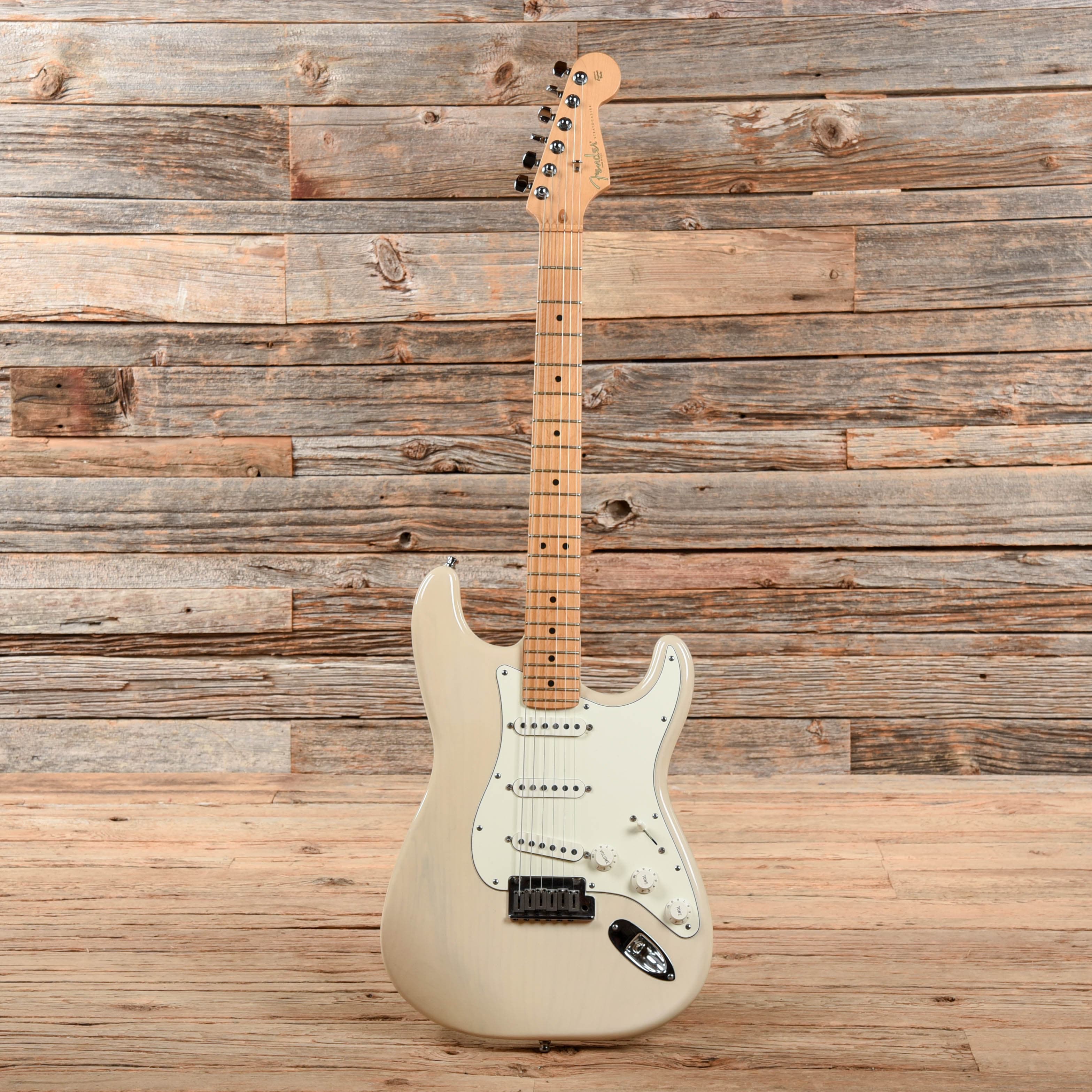 Fender American Series Stratocaster Honey Blonde 2000 Electric Guitars / Solid Body