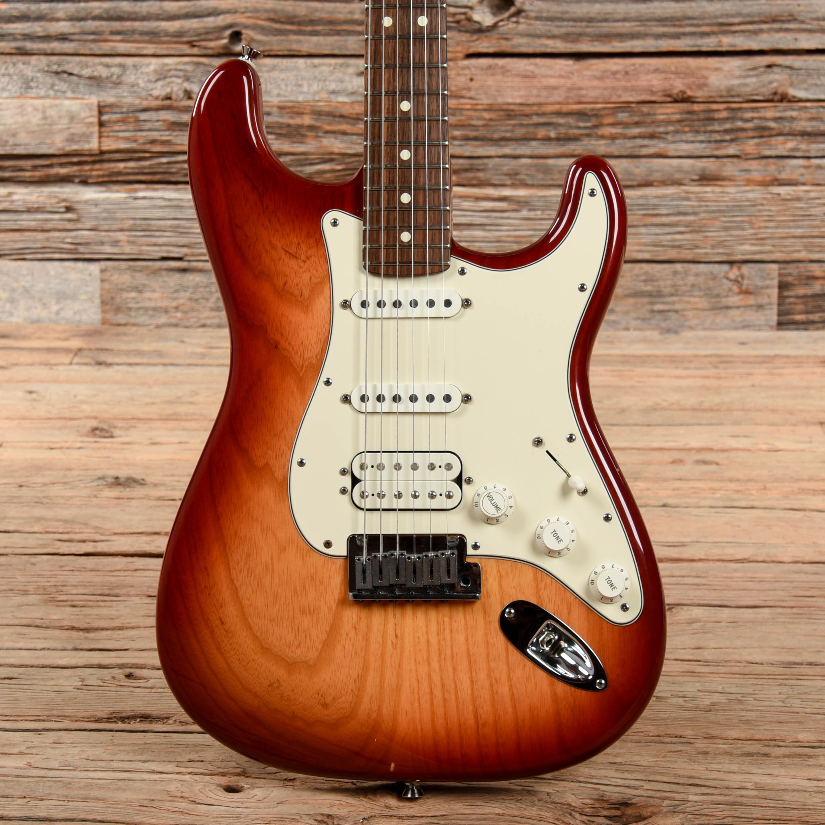 Fender American Series Stratocaster HSS Sienna Sunburst 2004 Electric Guitars / Solid Body