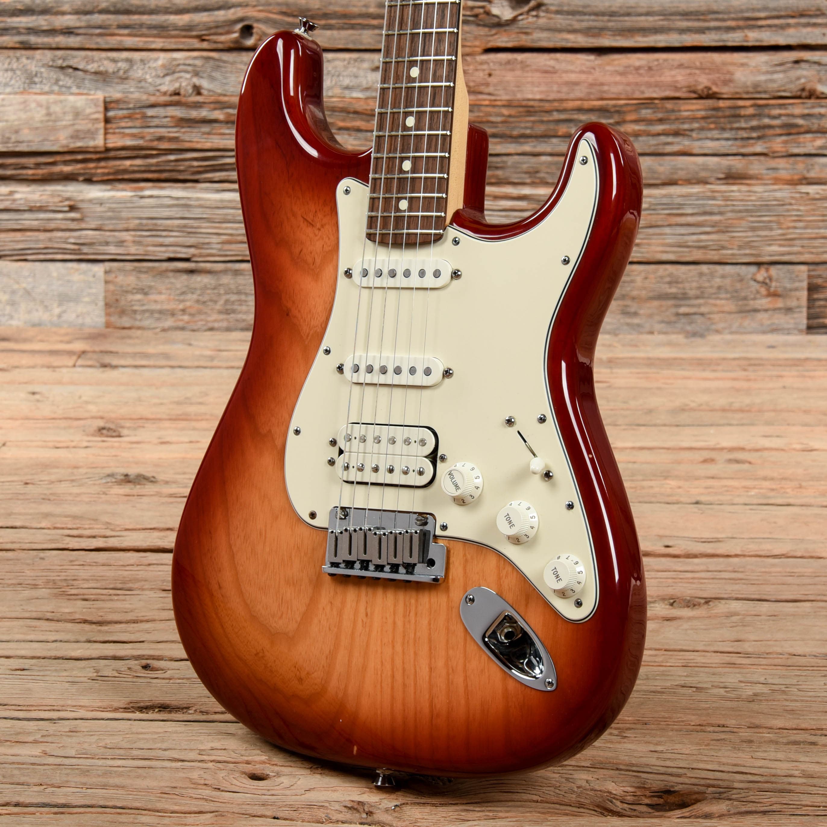 Fender American Series Stratocaster HSS Sienna Sunburst 2004 Electric Guitars / Solid Body