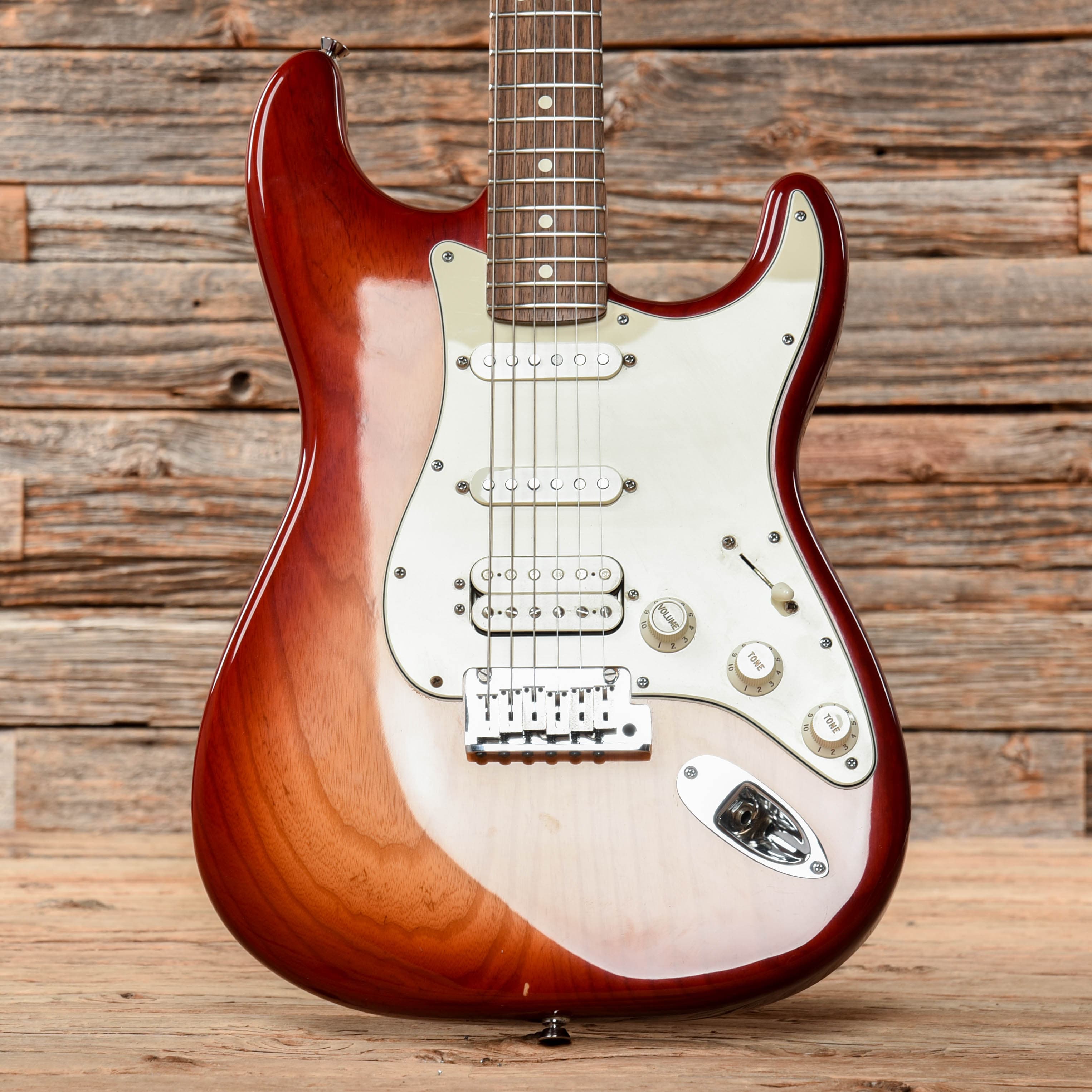 Fender American Series Stratocaster HSS Sienna Sunburst 2004 Electric Guitars / Solid Body