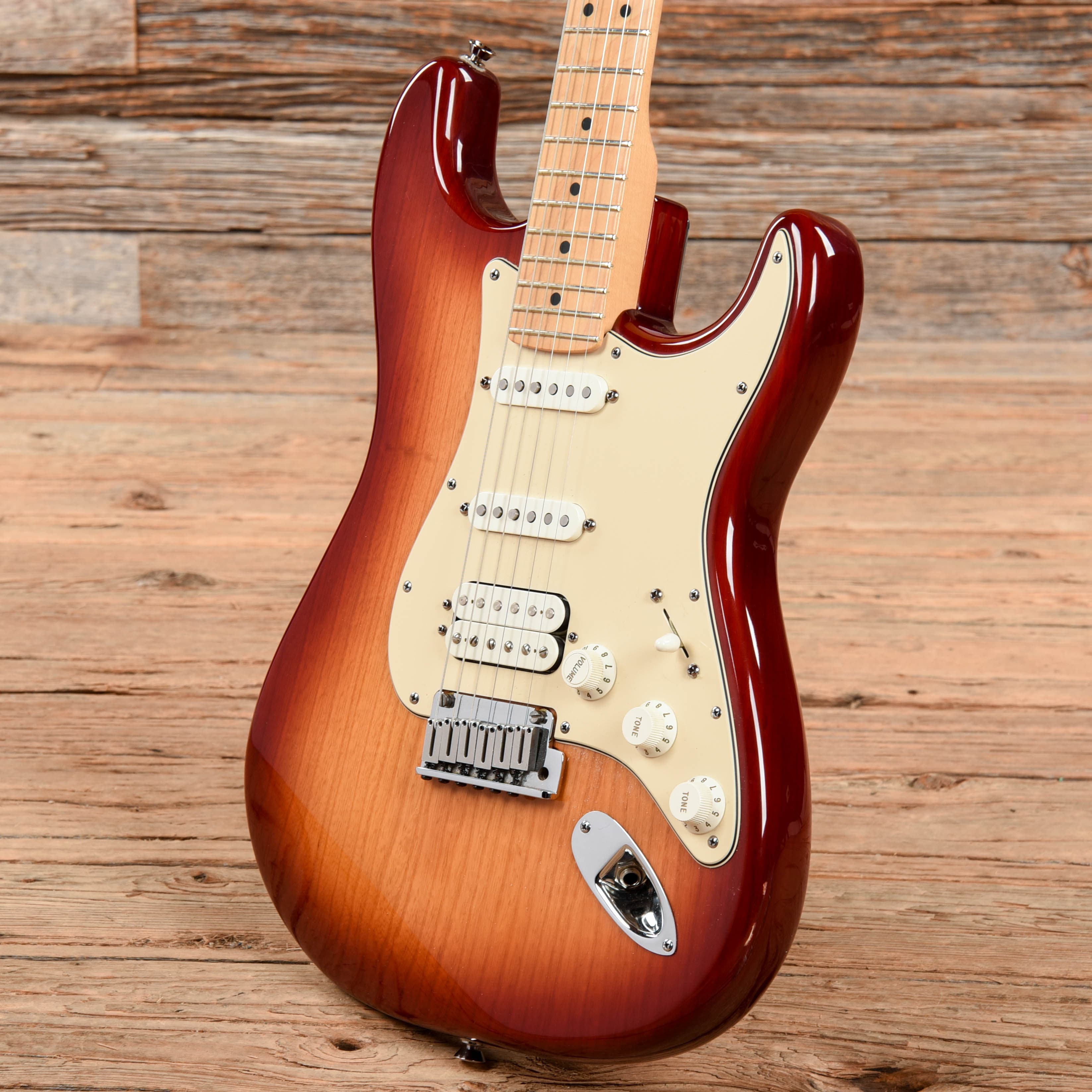 Fender American Series Stratocaster HSS Sienna Sunburst 2004 Electric Guitars / Solid Body