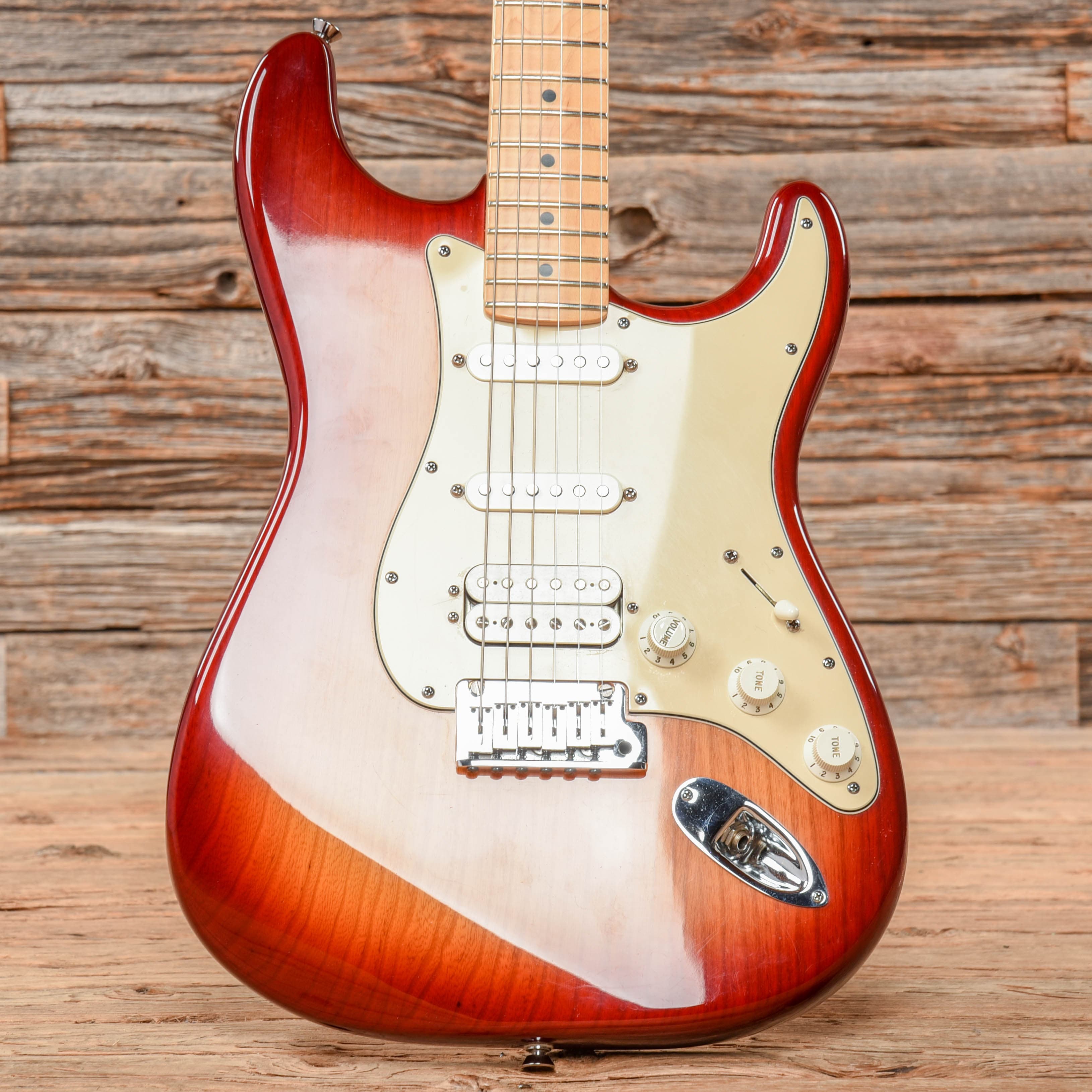 Fender American Series Stratocaster HSS Sienna Sunburst 2004 Electric Guitars / Solid Body