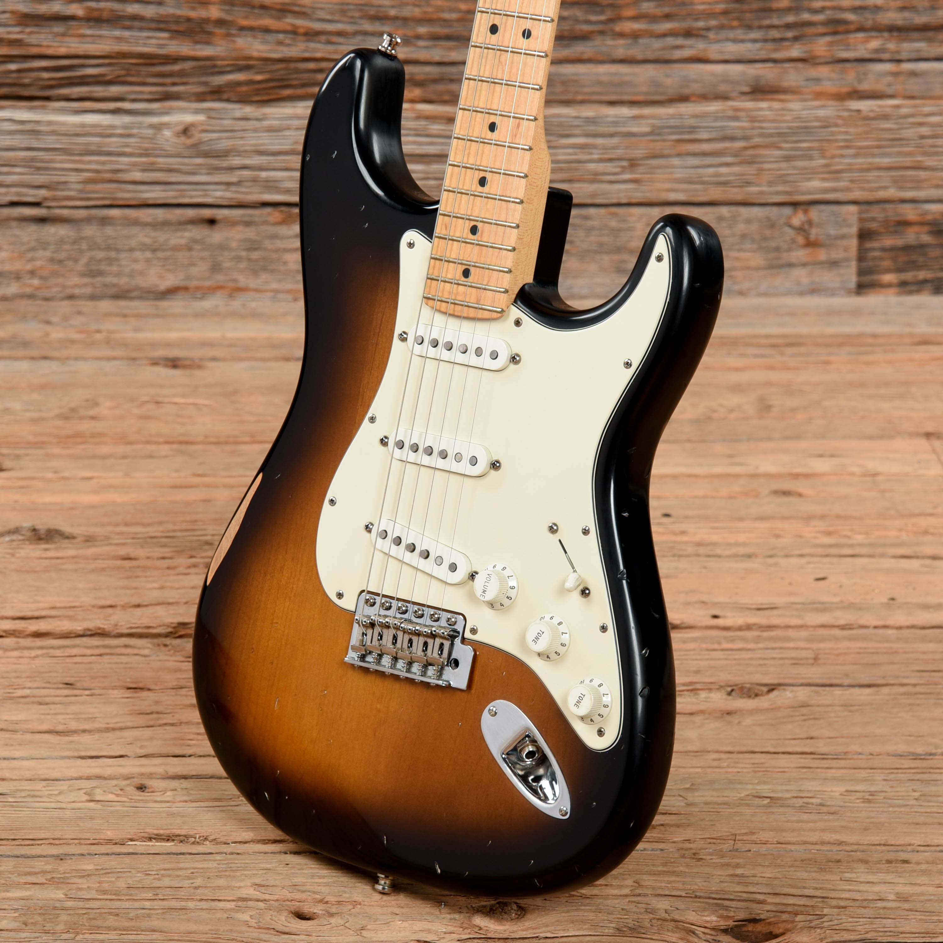 Fender American Special Stratocaster Sunburst 2009 Electric Guitars / Solid Body