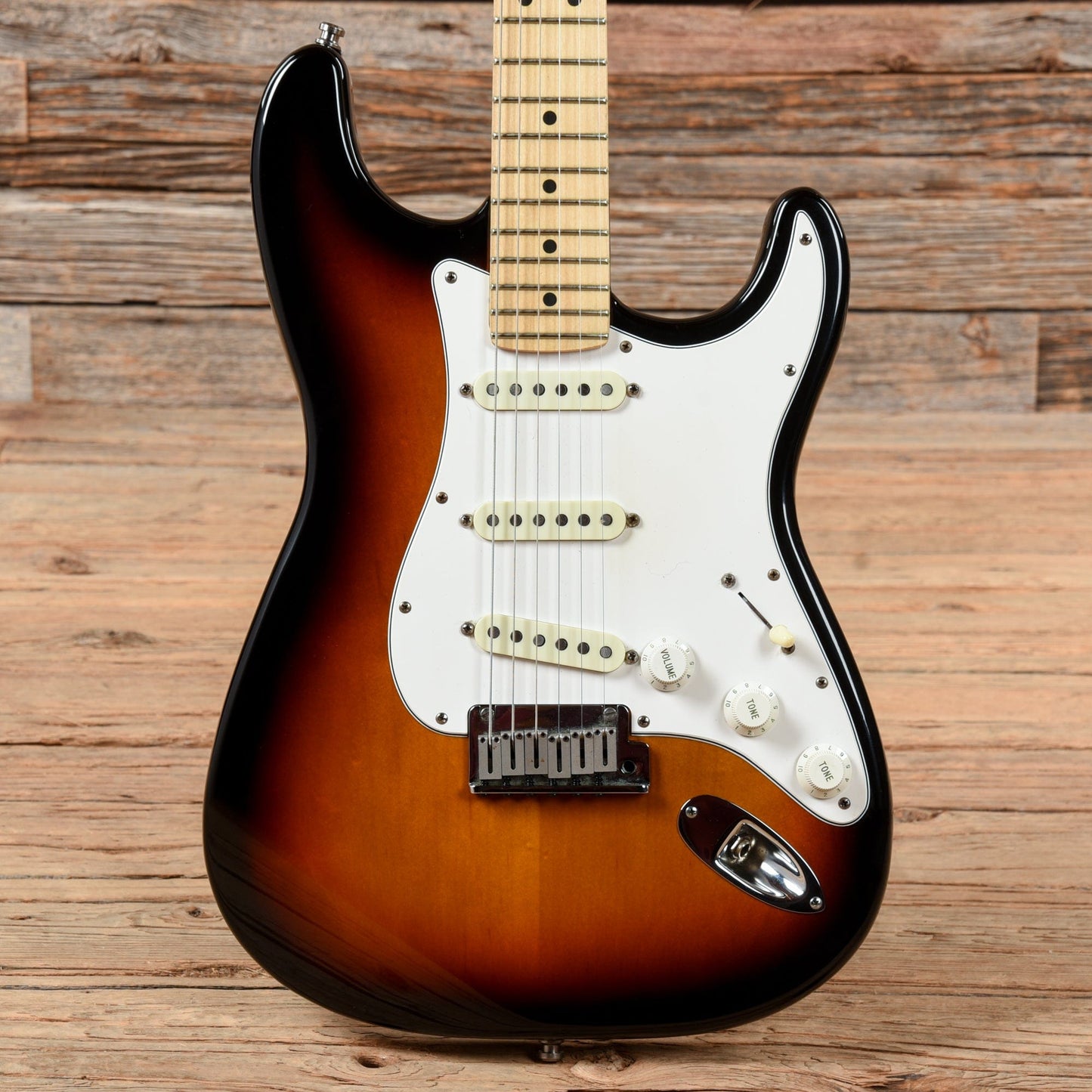 Fender American Standard Stratocaster 3-Color Sunburst 1992 Electric Guitars / Solid Body