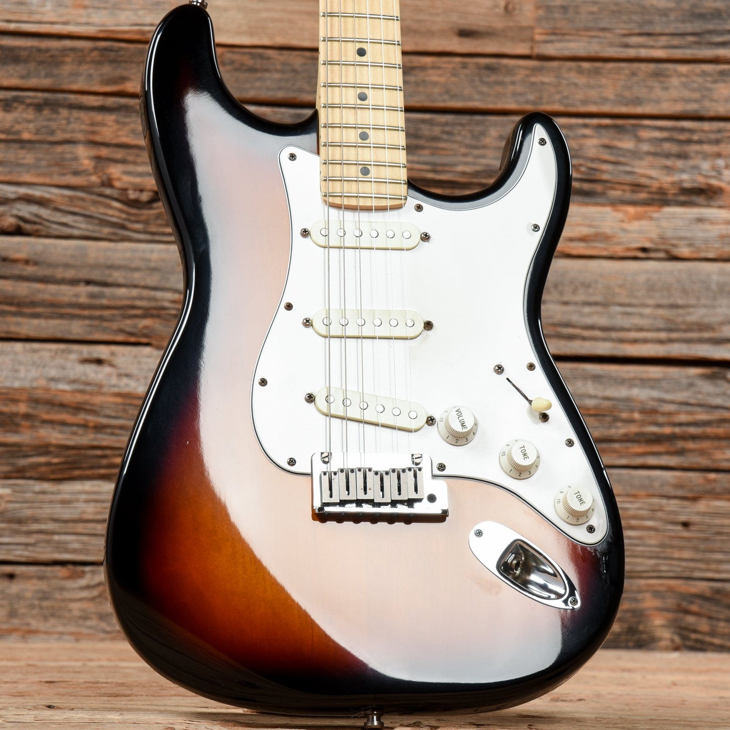 Fender American Standard Stratocaster 3-Color Sunburst 1992 Electric Guitars / Solid Body
