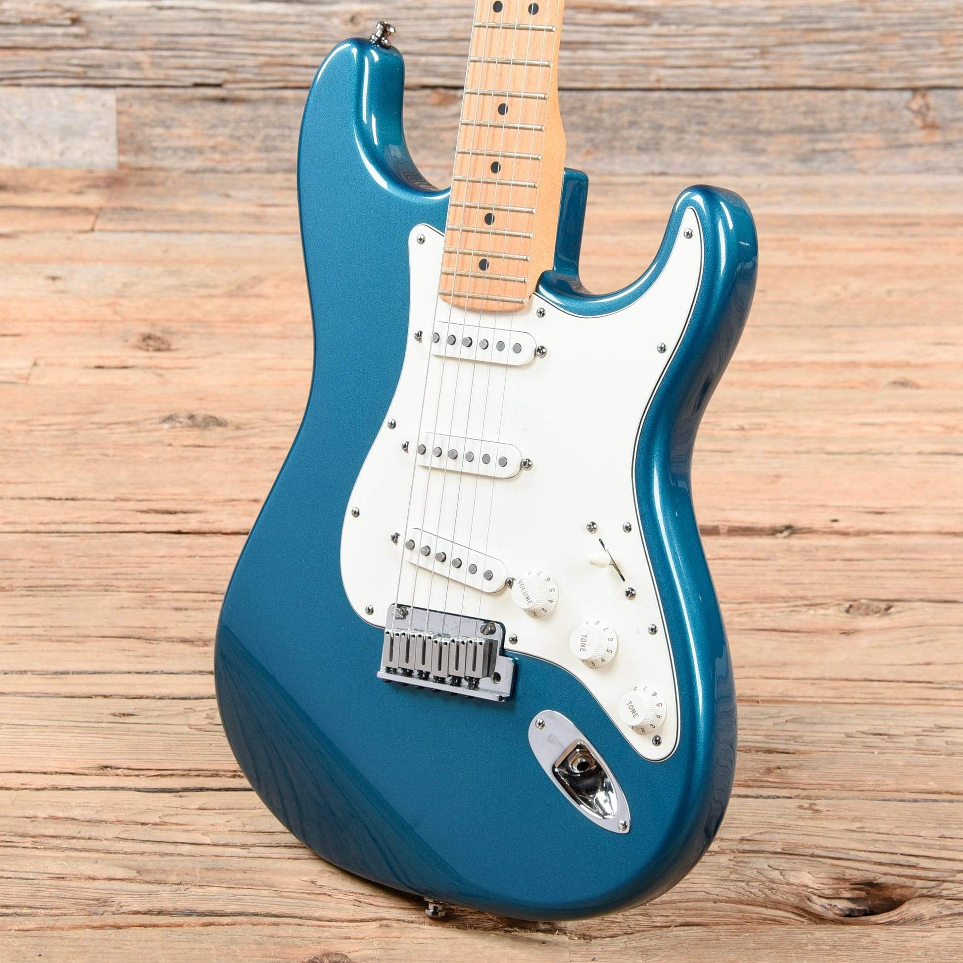 Fender American Standard Stratocaster Aquamarine Metallic 2000 Electric Guitars / Solid Body