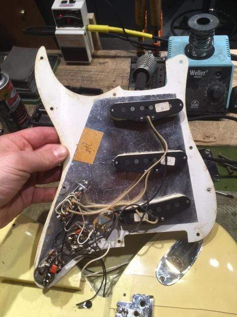 Fender American Standard Stratocaster Olympic White 1987 Electric Guitars / Solid Body