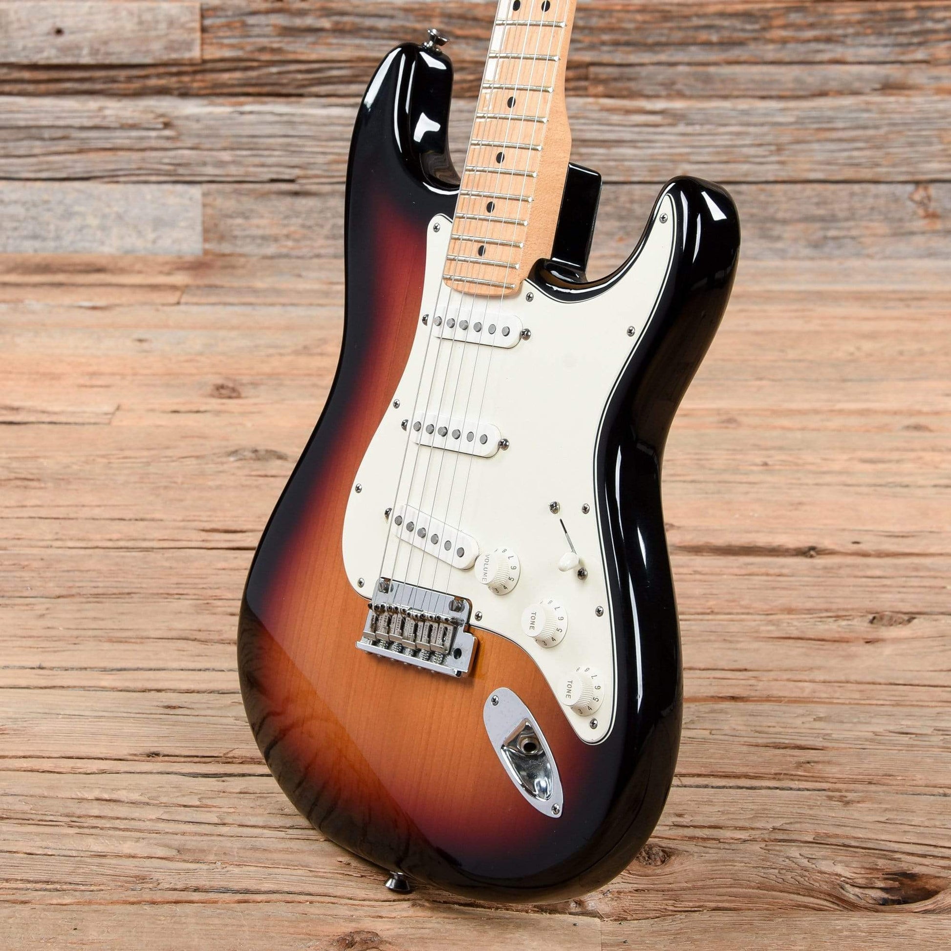 Fender American Standard Stratocaster Sunburst 2007 Electric Guitars / Solid Body