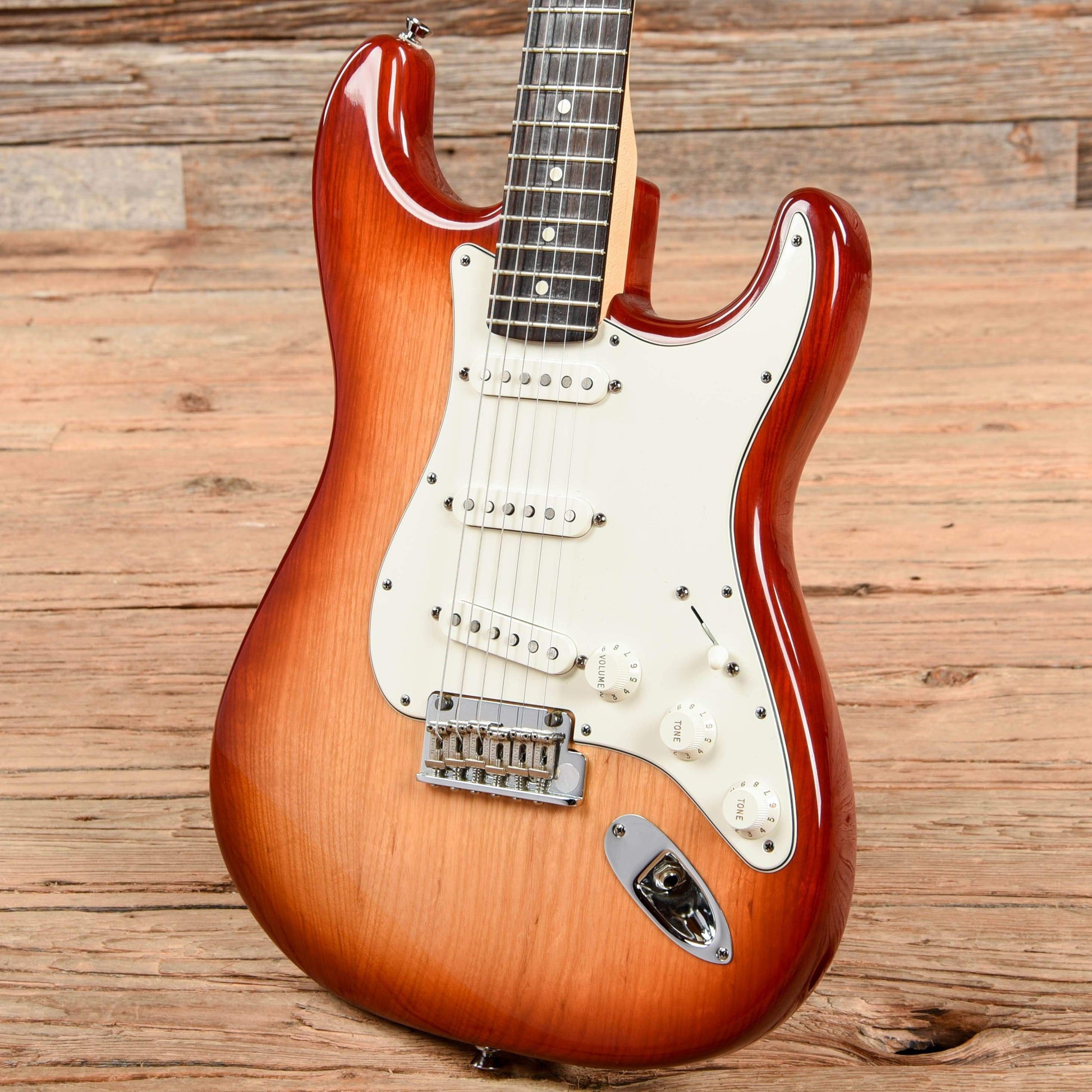 Fender American Standard Stratocaster Sunburst 2007 Electric Guitars / Solid Body