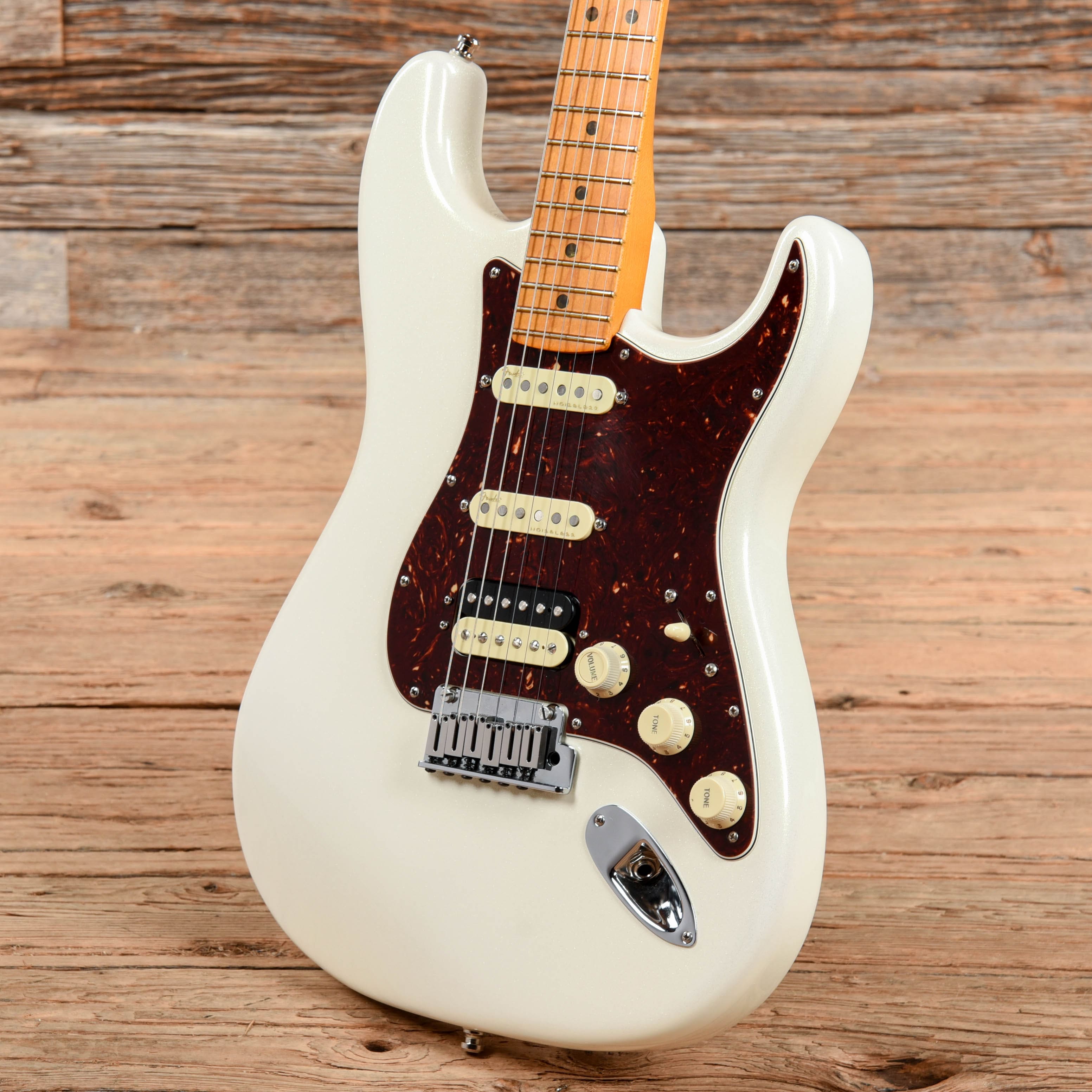 Fender American Ultra Stratocaster Arctic Pearl 2019 Electric Guitars / Solid Body