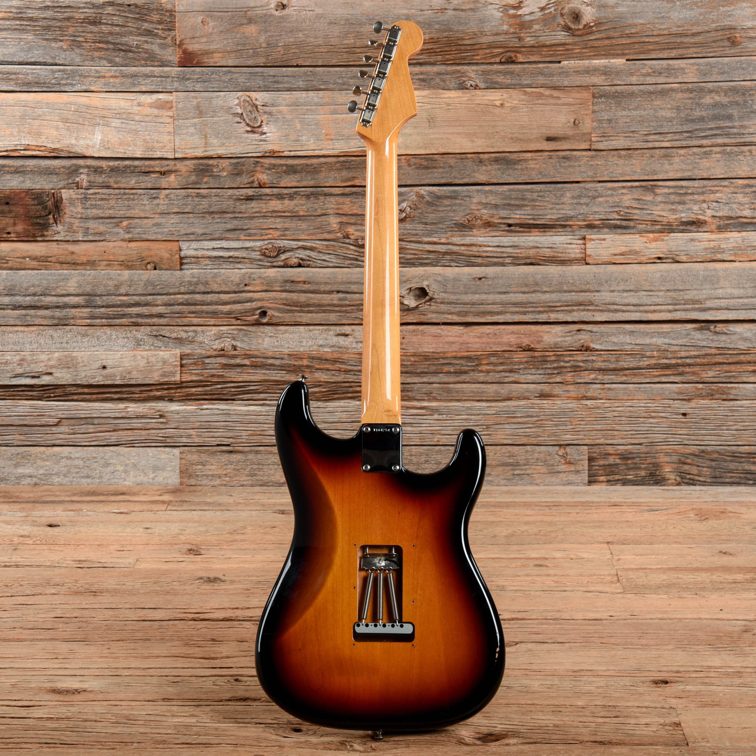 Fender American Vintage 62 Stratocaster Lefty 3-Color Sunburst 2008 LEFTY Electric Guitars / Solid Body