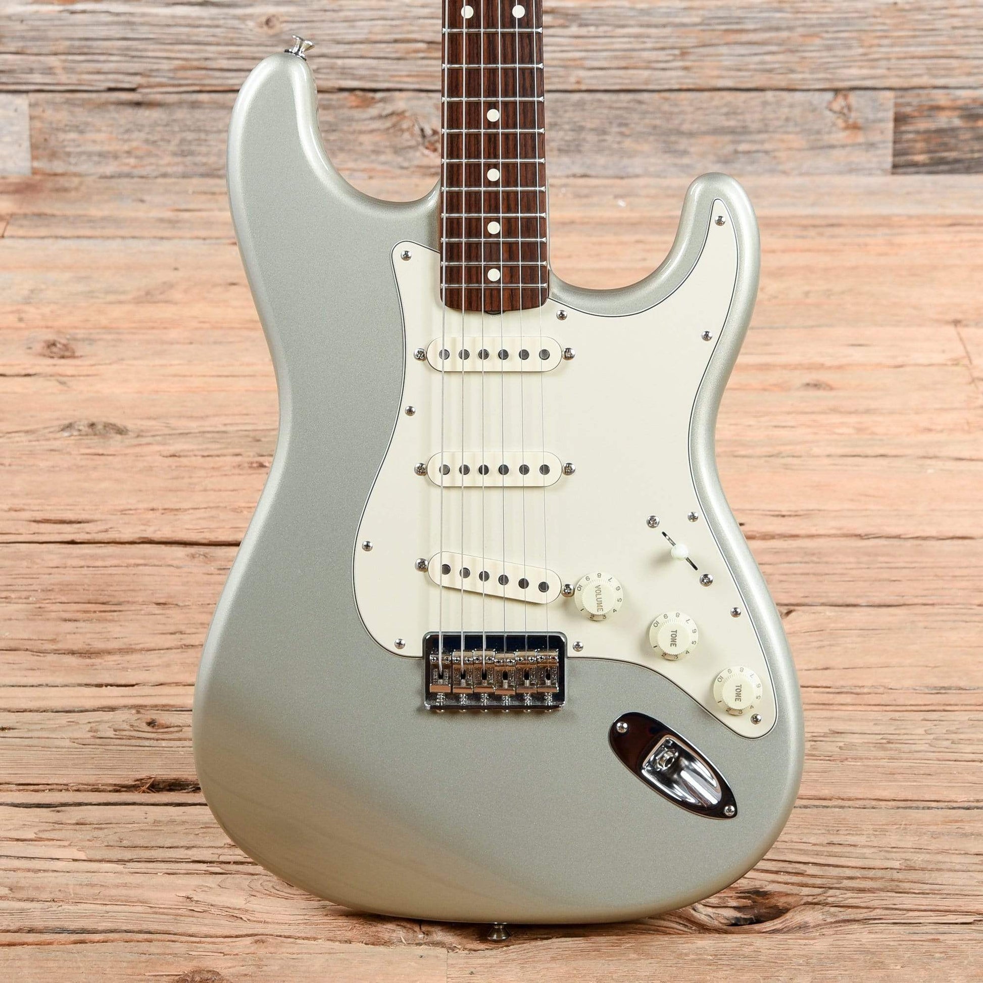 Fender Artist Series Robert Cray Stratocaster Inca Silver 2003 Electric Guitars / Solid Body