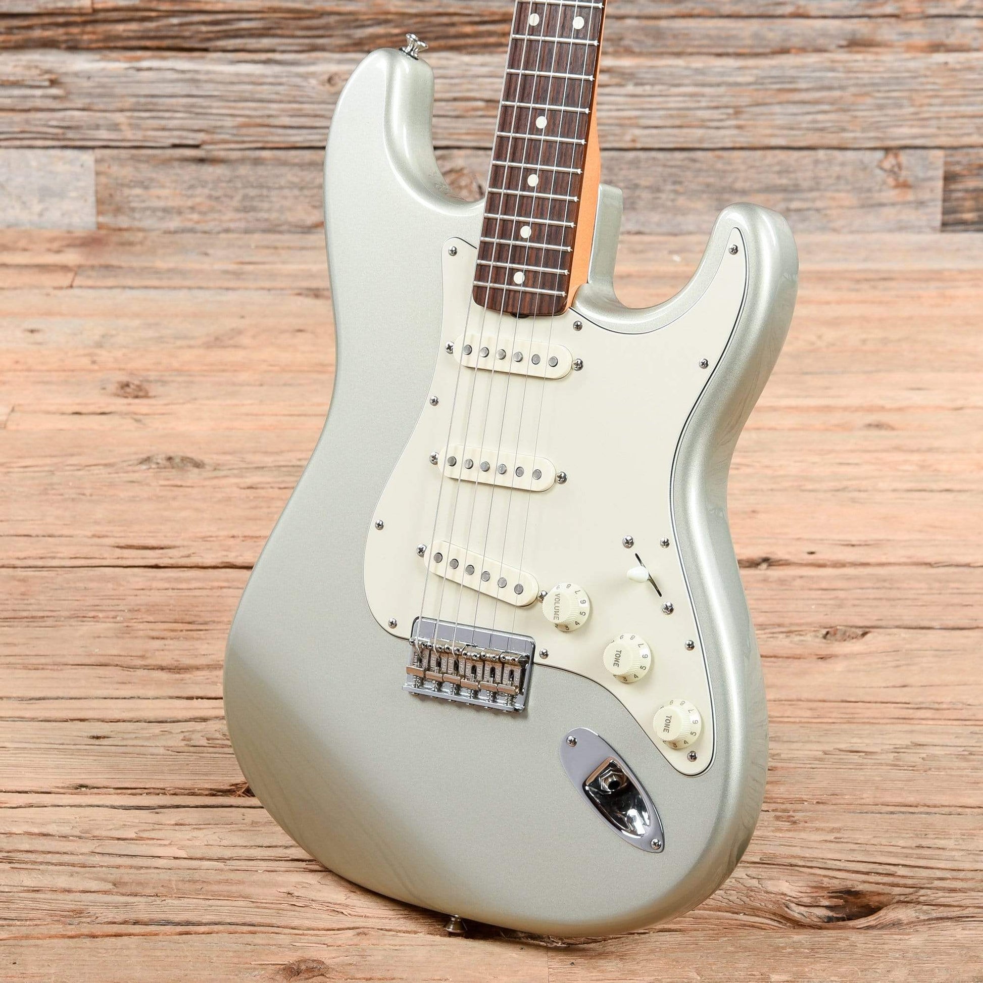 Fender Artist Series Robert Cray Stratocaster Inca Silver 2003 Electric Guitars / Solid Body