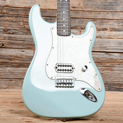 Fender Artist Series Tom Delonge Stratocaster Daphne Blue 2002 Electric Guitars / Solid Body