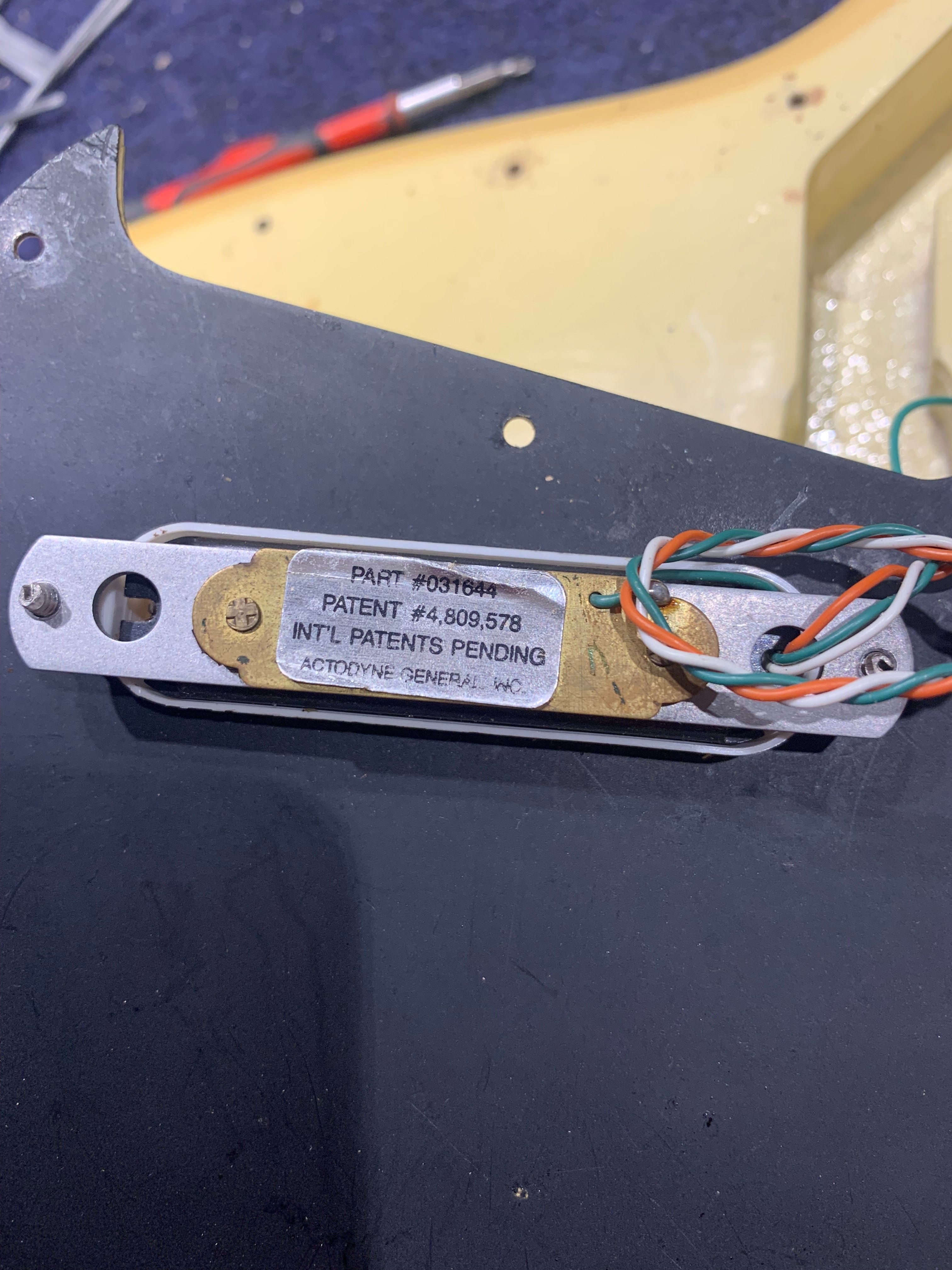 Fender Bronco Olympic White 1978 Electric Guitars / Solid Body