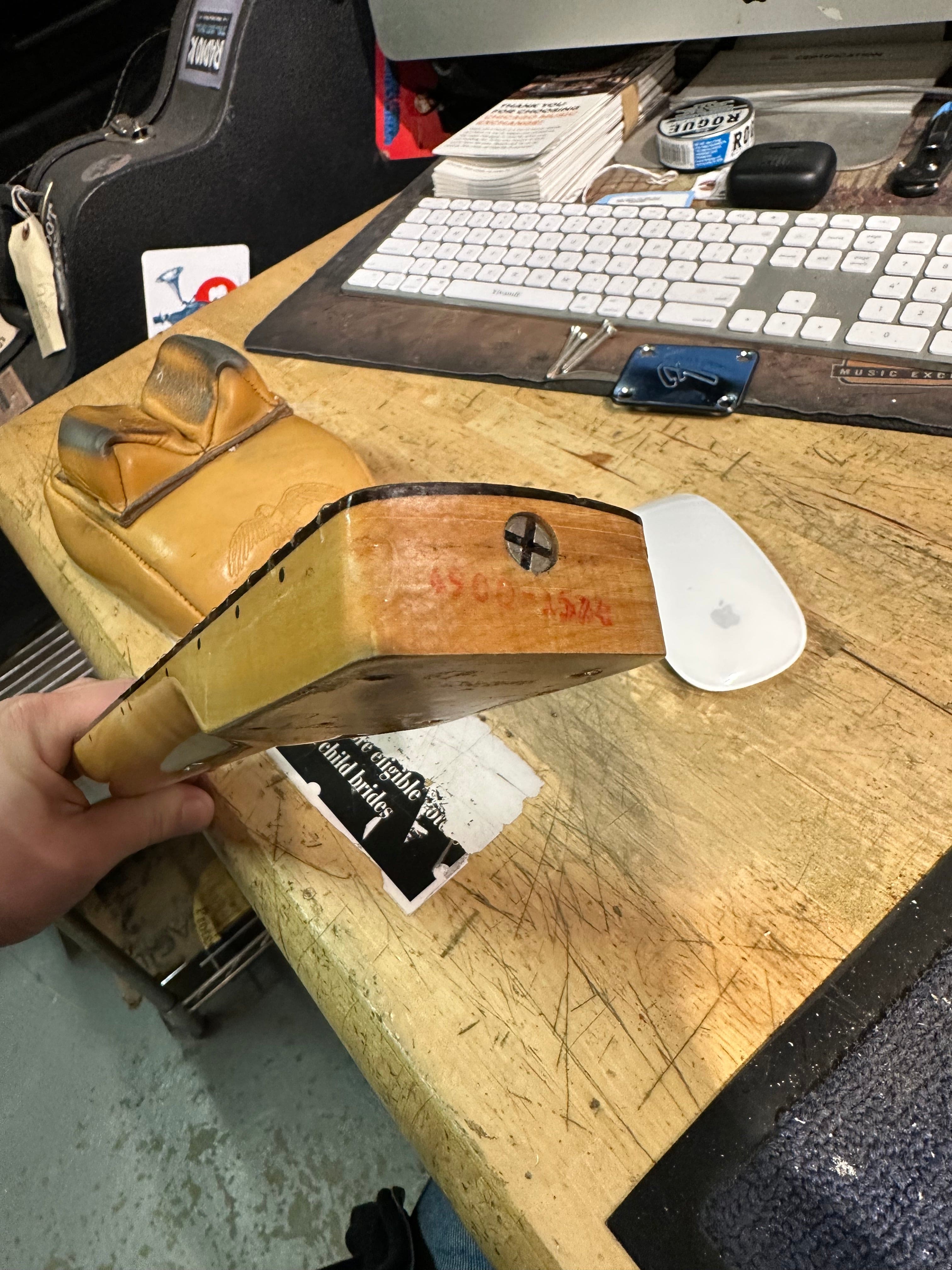 Fender Bronco White 1977 Electric Guitars / Solid Body