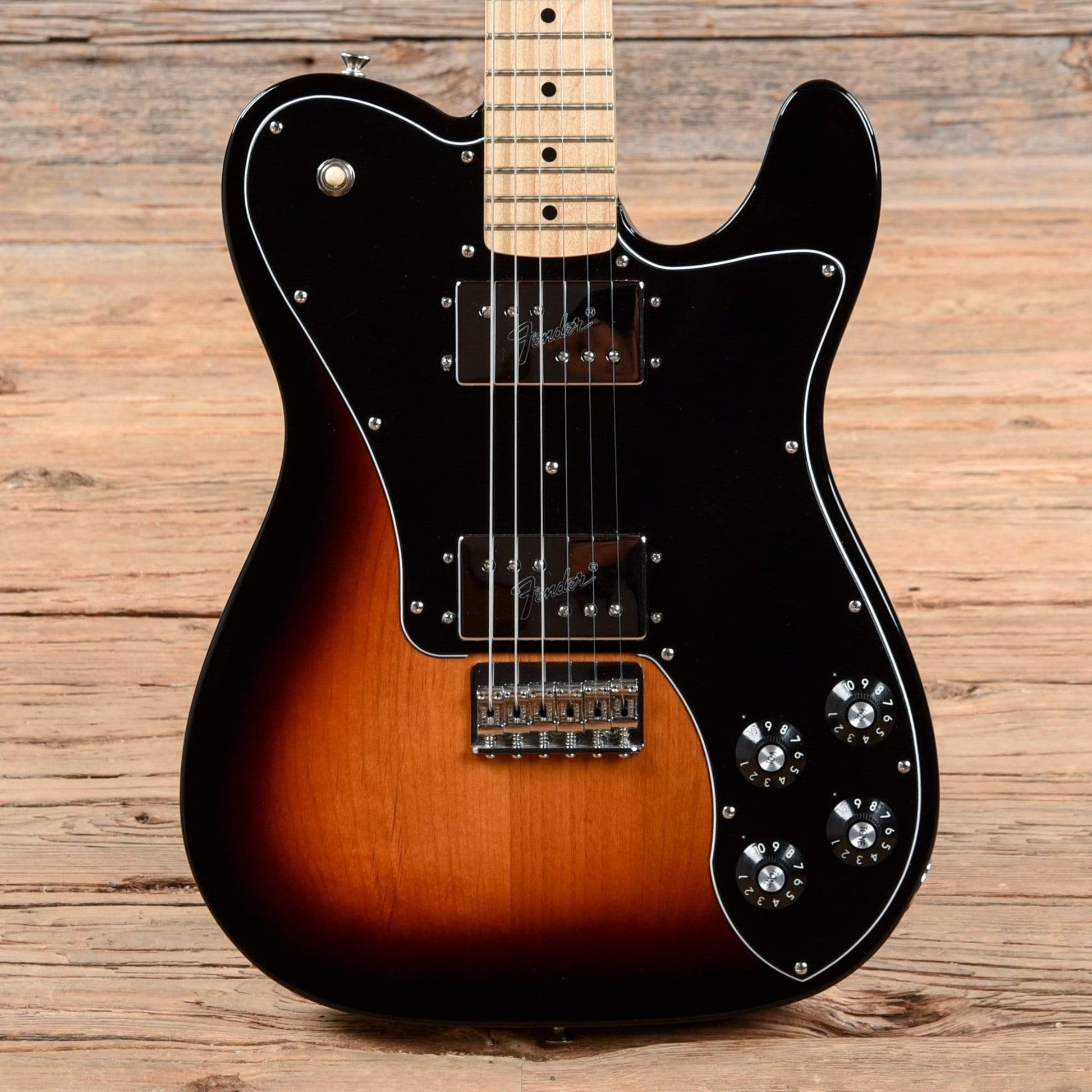 Fender Classic Series '72 Telecaster Deluxe Sunburst 2016 Electric Guitars / Solid Body