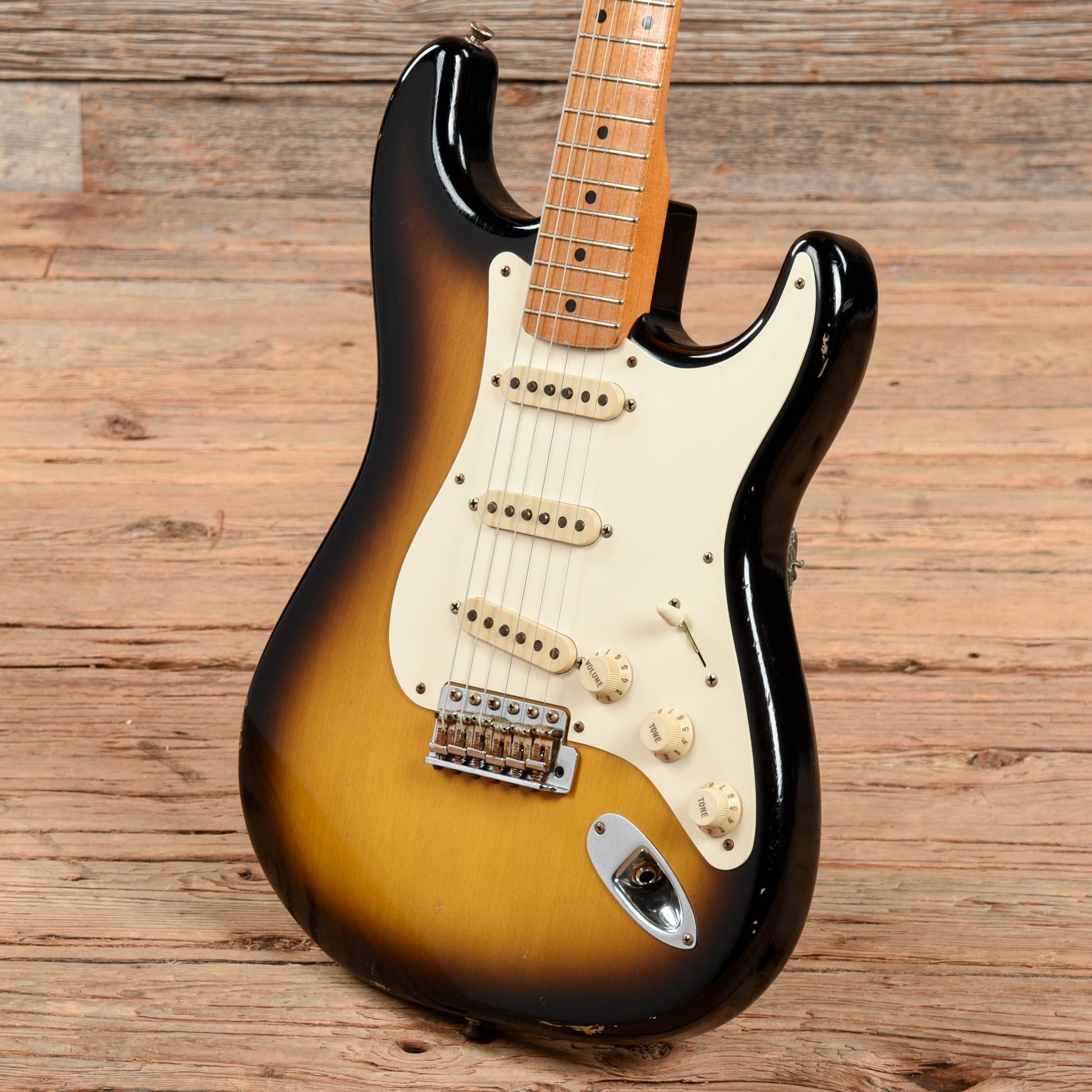 Fender Custom Shop 1956 Stratocaster Reissue Relic 2-Color Sunburst 2006 Electric Guitars / Solid Body