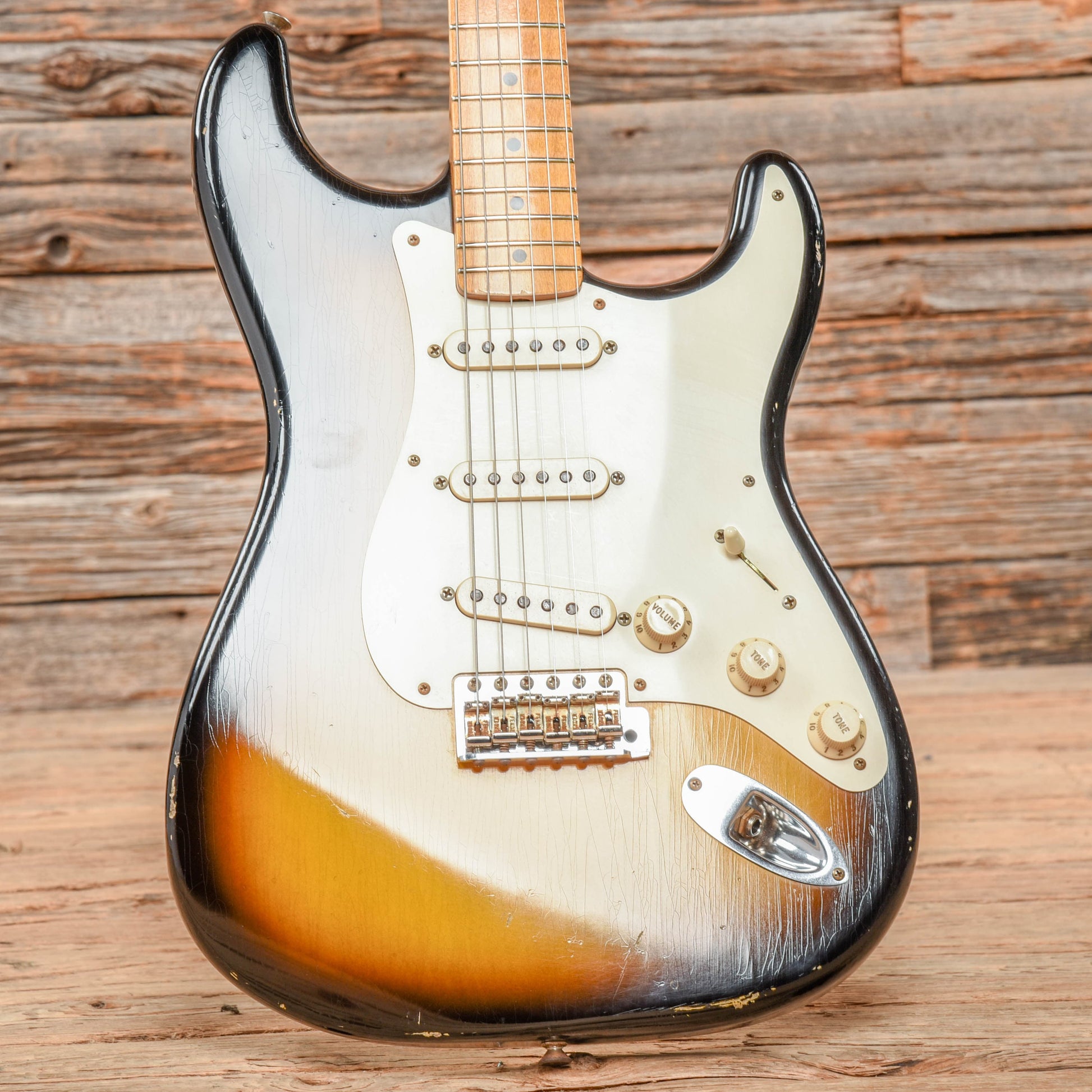 Fender Custom Shop 1956 Stratocaster Reissue Relic 2-Color Sunburst 2006 Electric Guitars / Solid Body