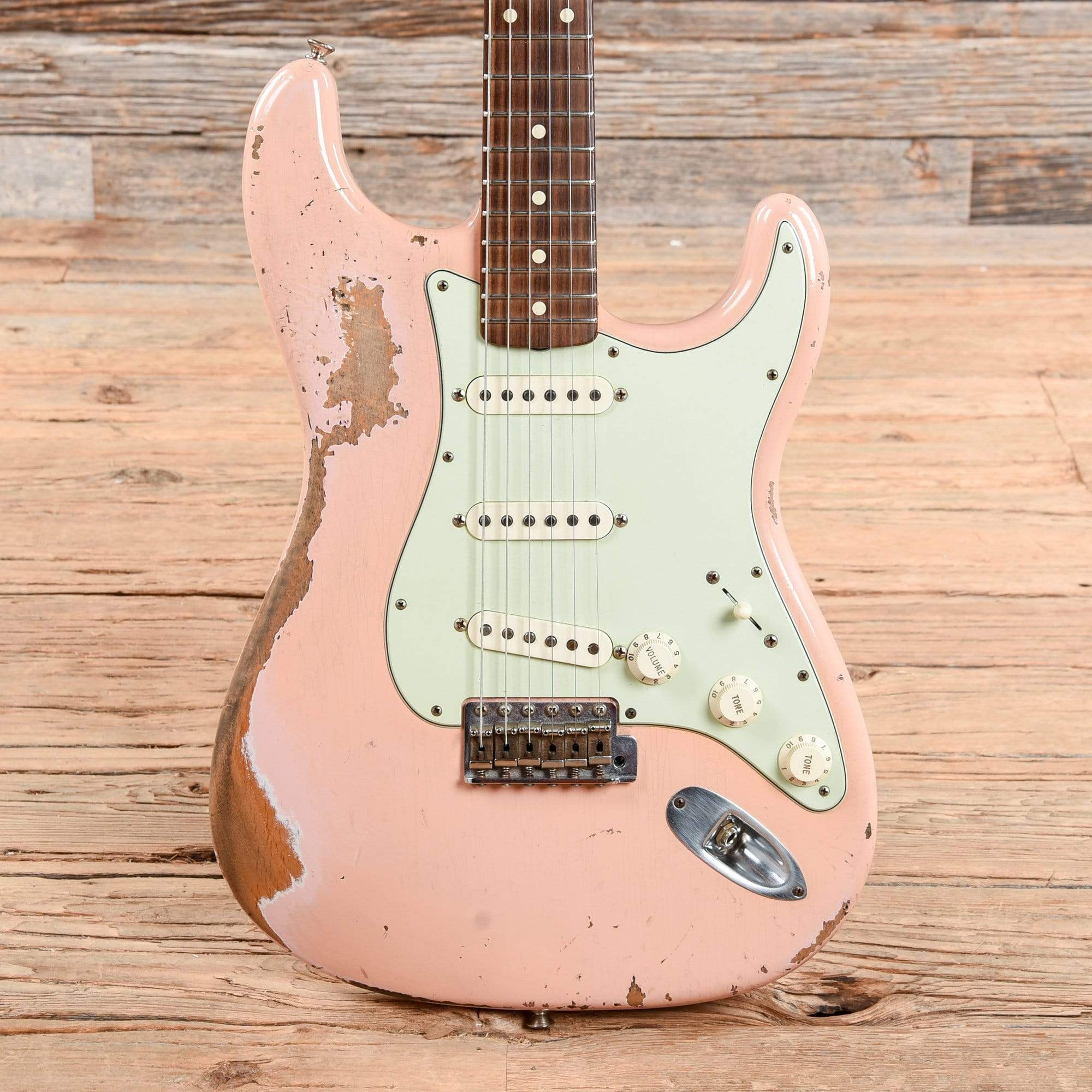 Fender Custom Shop 1960 Stratocaster Relic Aged Shell Pink 2011 Electric Guitars / Solid Body