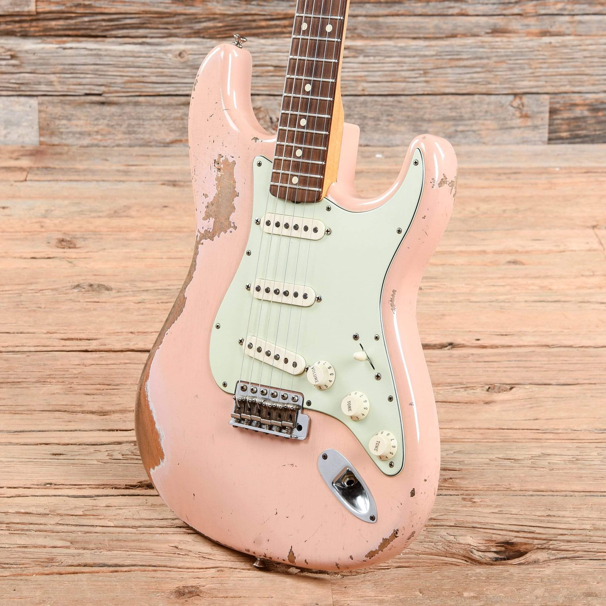 Fender Custom Shop 1960 Stratocaster Relic Aged Shell Pink 2011 Electric Guitars / Solid Body