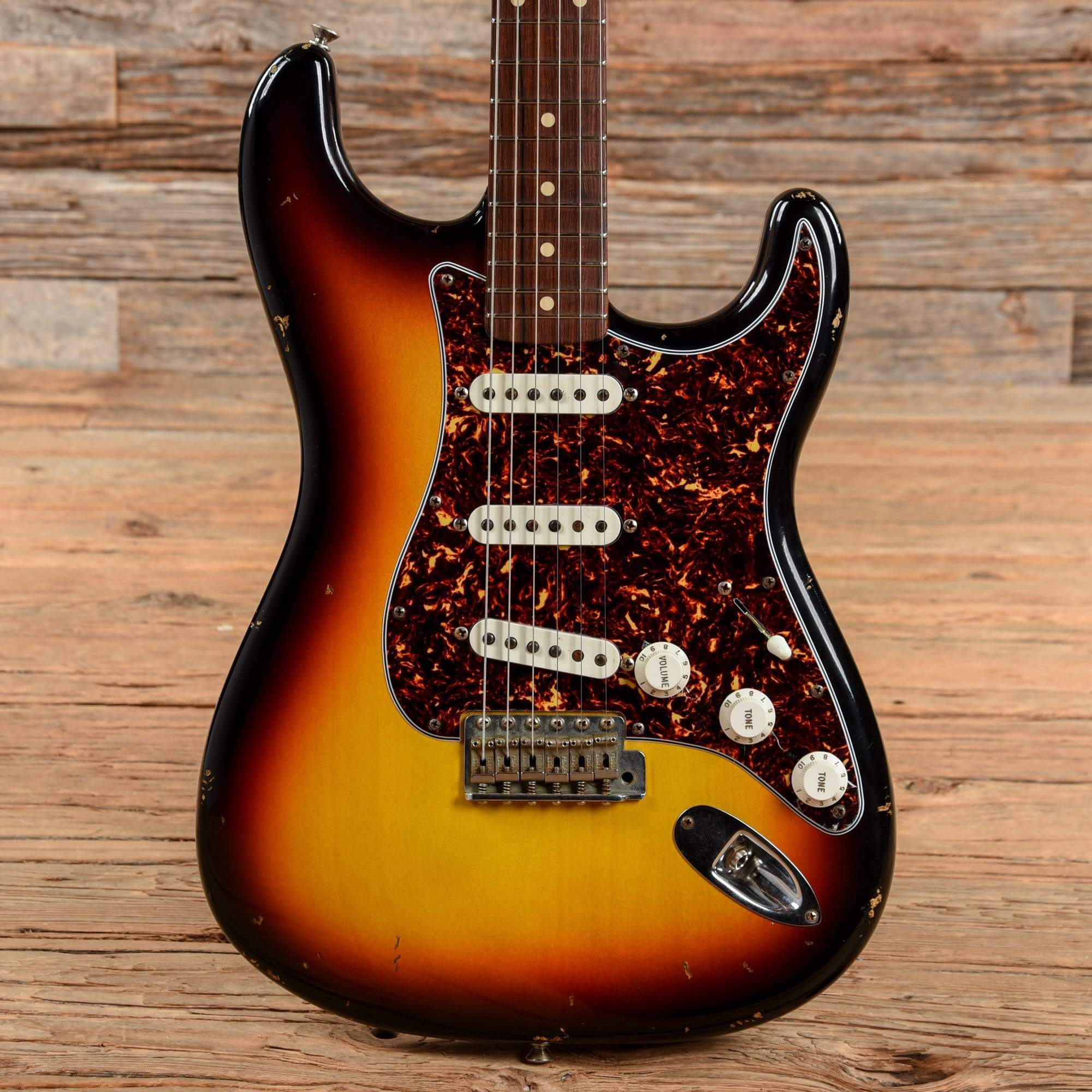 Fender Custom Shop 1960 Stratocaster Relic Sunburst 2001 Electric Guitars / Solid Body
