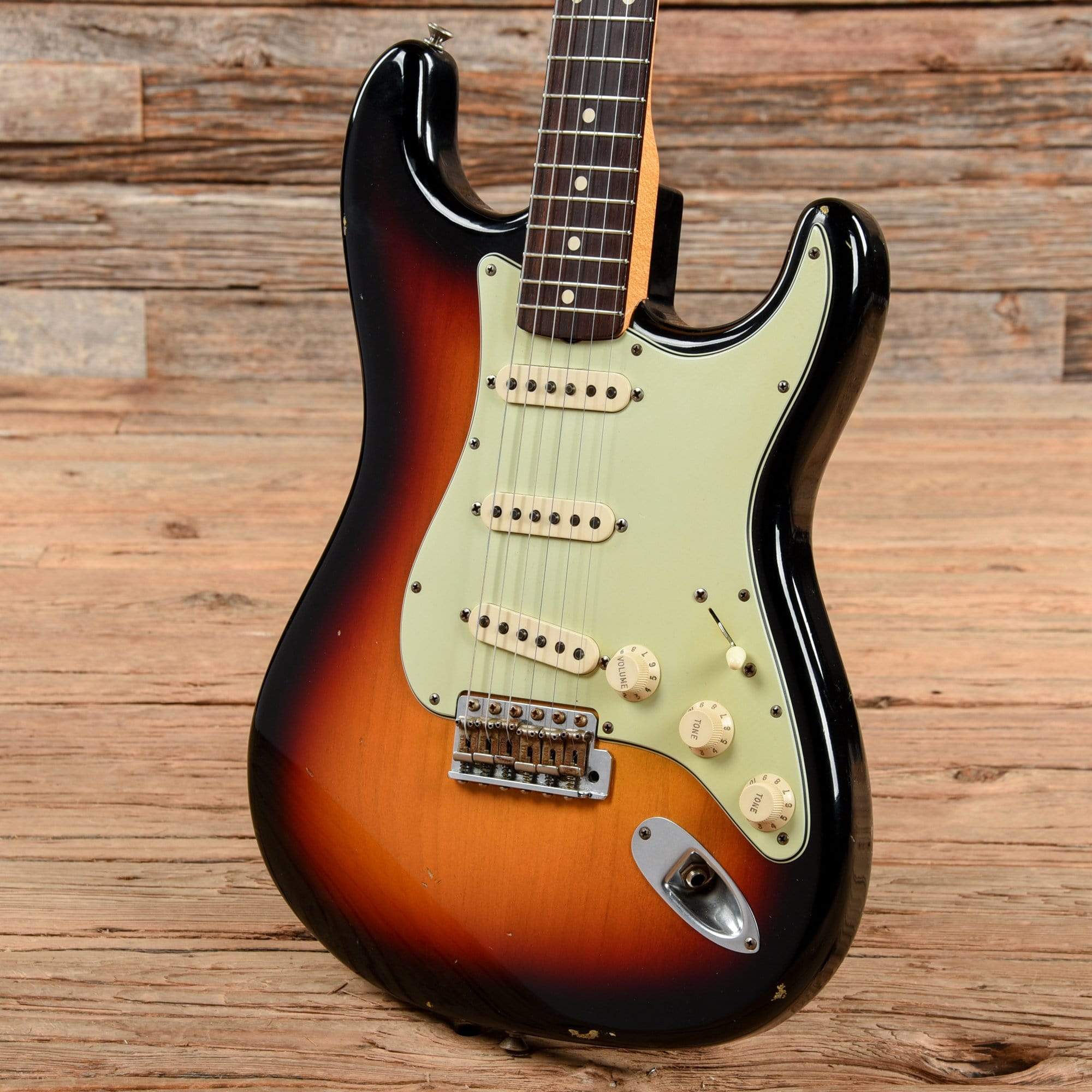 Fender Custom Shop 1960 Stratocaster Relic Sunburst 2006 Electric Guitars / Solid Body
