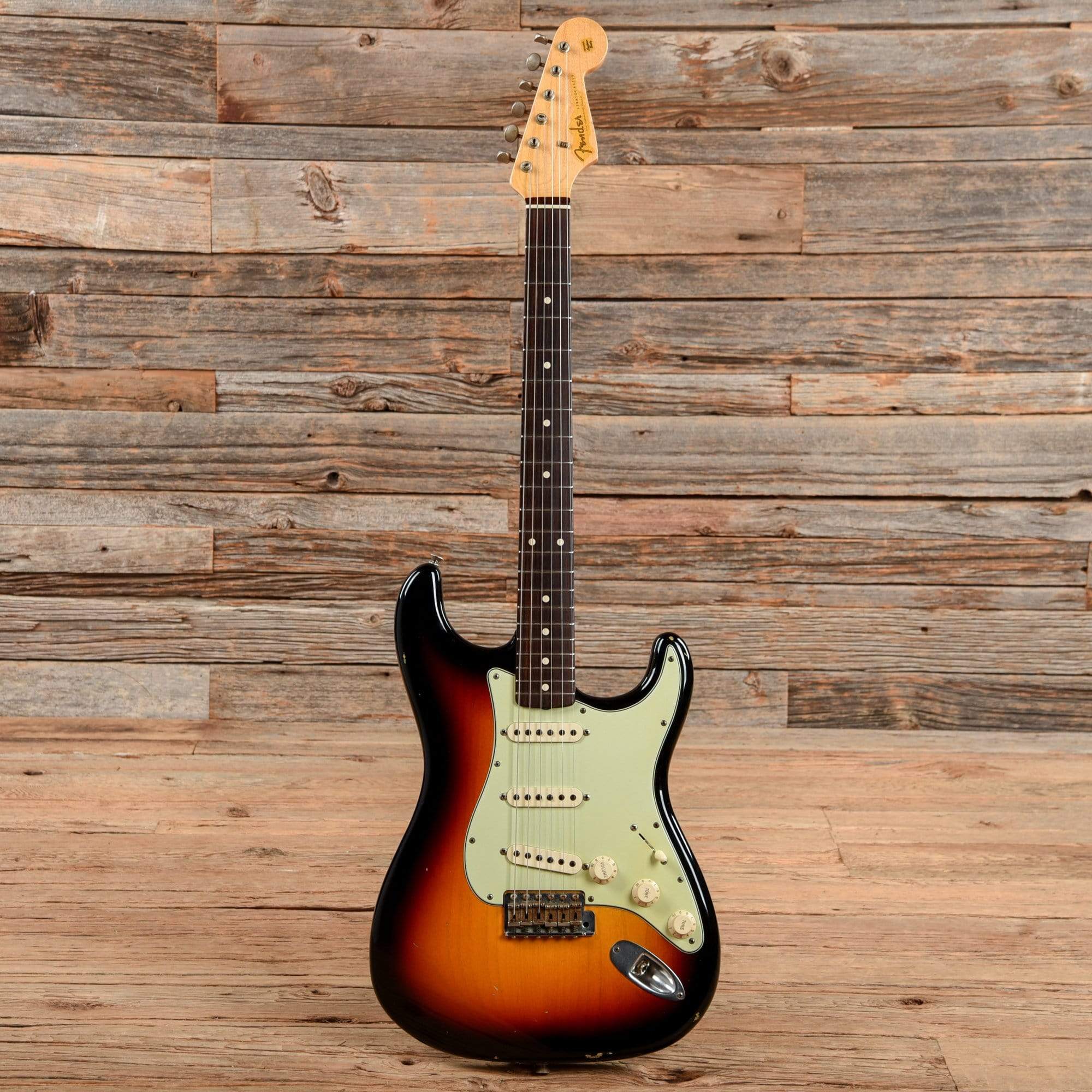 Fender Custom Shop 1960 Stratocaster Relic Sunburst 2006 Electric Guitars / Solid Body