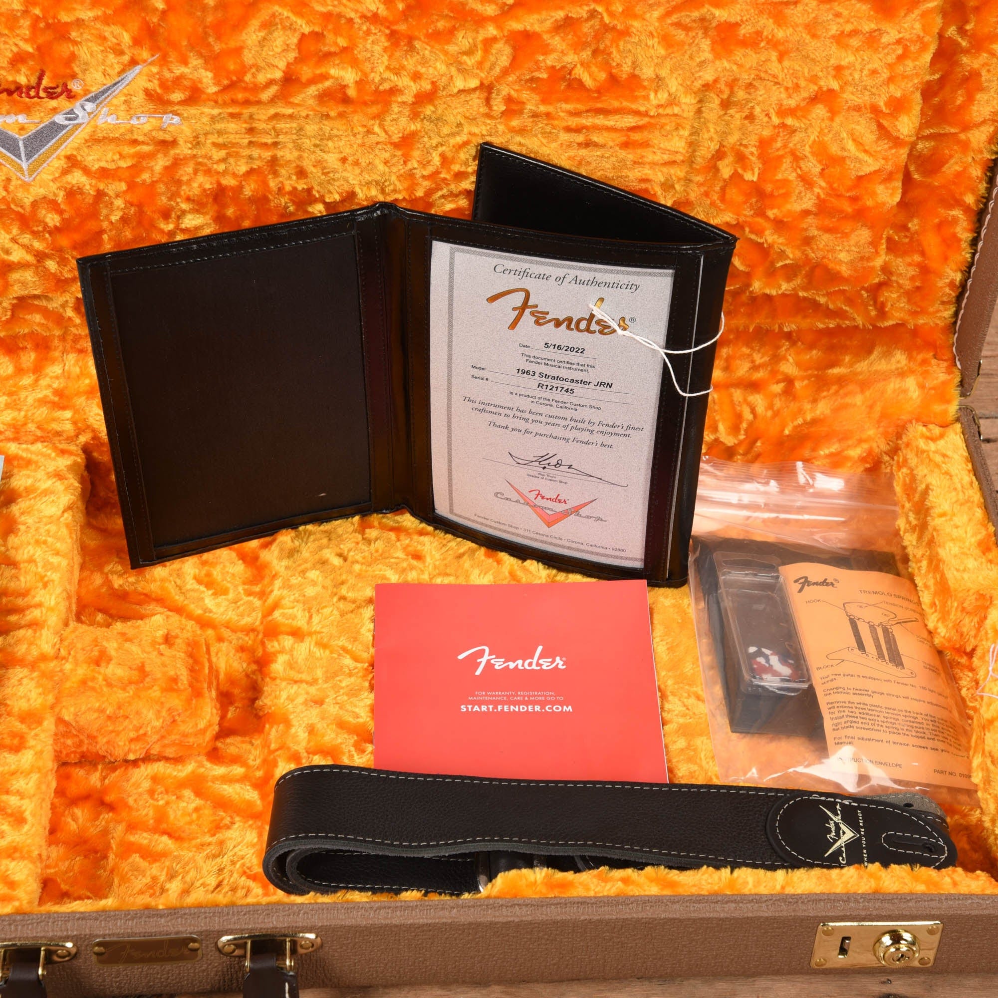 Fender Custom Shop 1963 Stratocaster Journeyman Relic Sunburst 2022 Electric Guitars / Solid Body