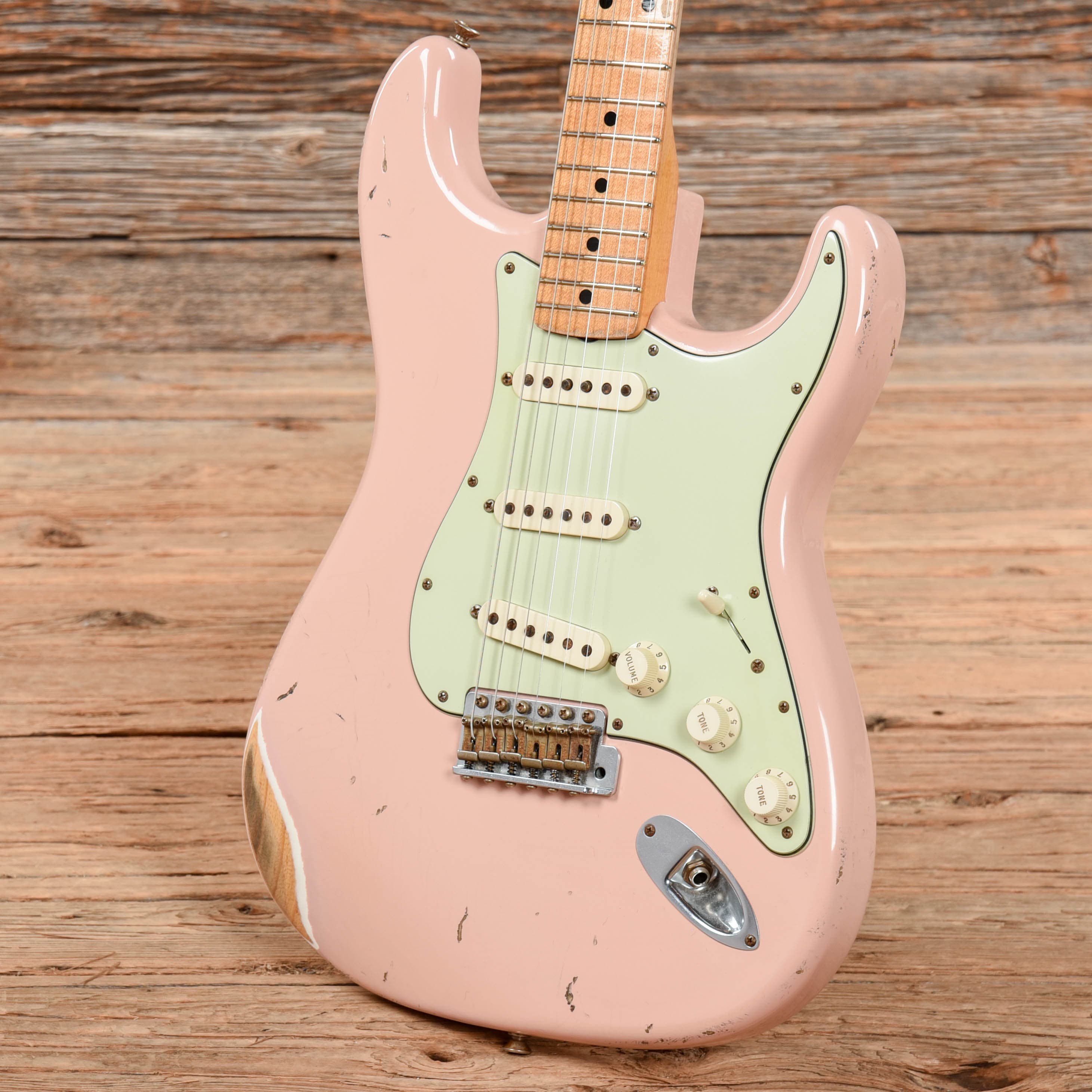 Fender Custom Shop 1969 Stratocaster Heavy Relic Shell Pink 2007 Electric Guitars / Solid Body