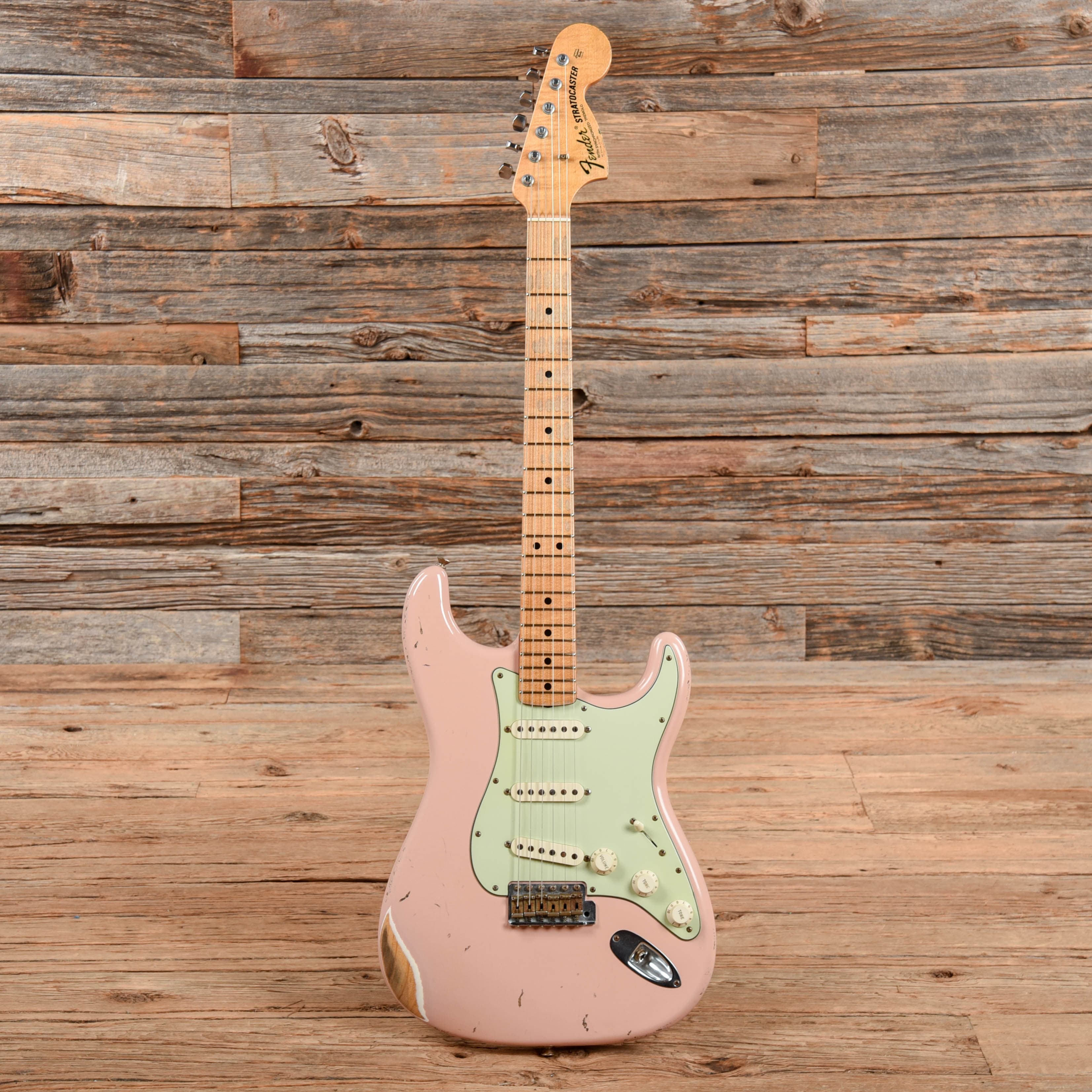 Fender Custom Shop 1969 Stratocaster Heavy Relic Shell Pink 2007 Electric Guitars / Solid Body