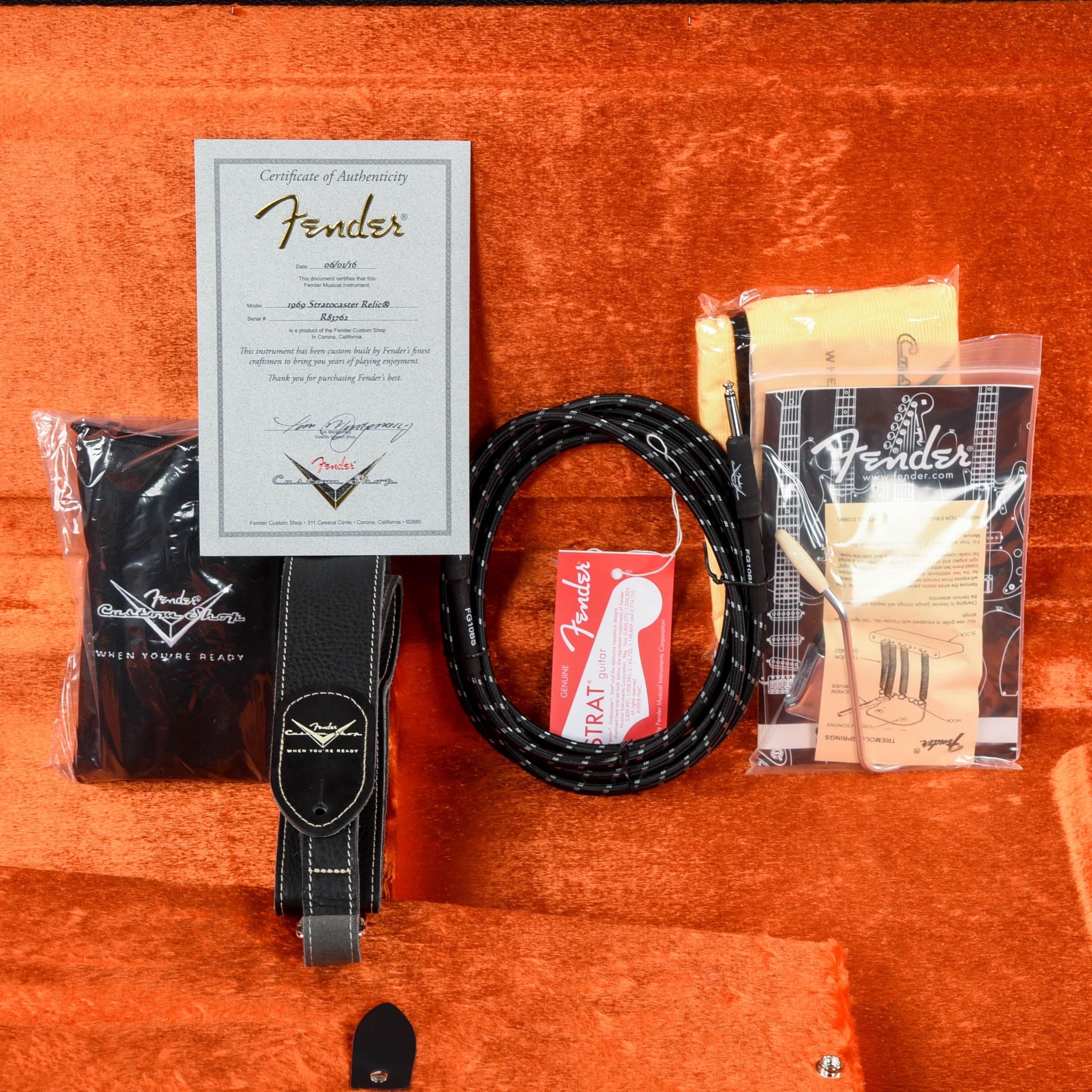 Fender Custom Shop '69 Stratocaster Heavy Relic w/ Reverse Headstock Yellow Heavy Relic 2016 Electric Guitars / Solid Body