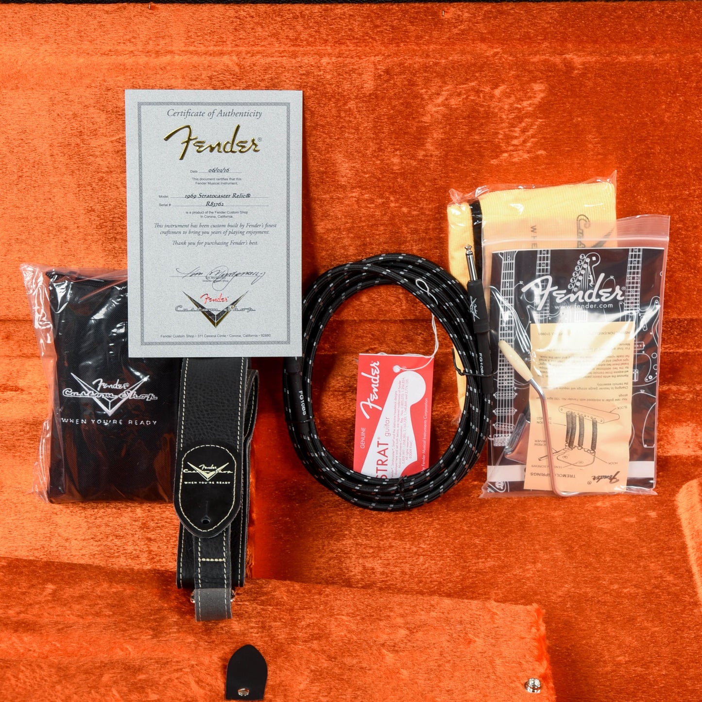 Fender Custom Shop '69 Stratocaster Heavy Relic w/ Reverse Headstock Yellow Heavy Relic 2016 Electric Guitars / Solid Body