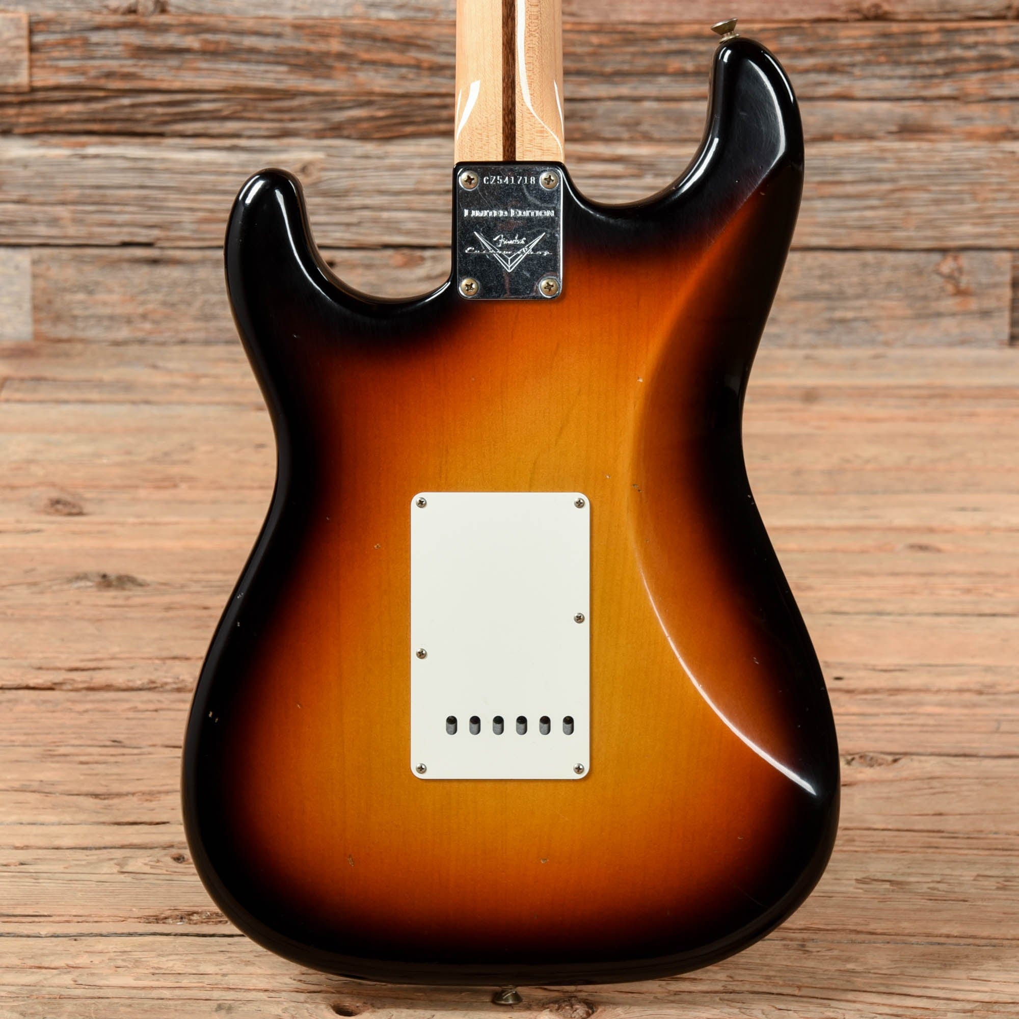 Fender Custom Shop '69 Stratocaster Journeyman Relic 3-Tone Sunburst 2019 Electric Guitars / Solid Body