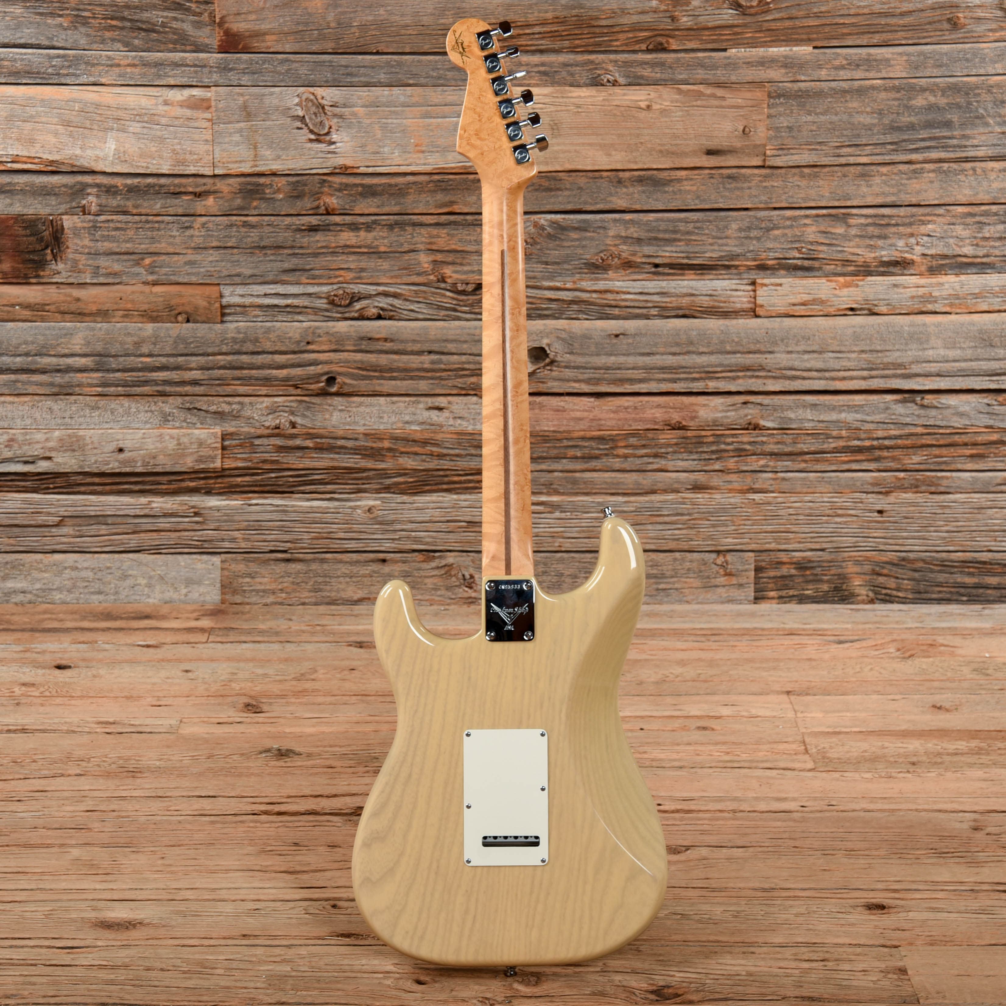 Fender Custom Shop Custom Classic Stratocaster White Blonde 2004 Electric Guitars / Solid Body