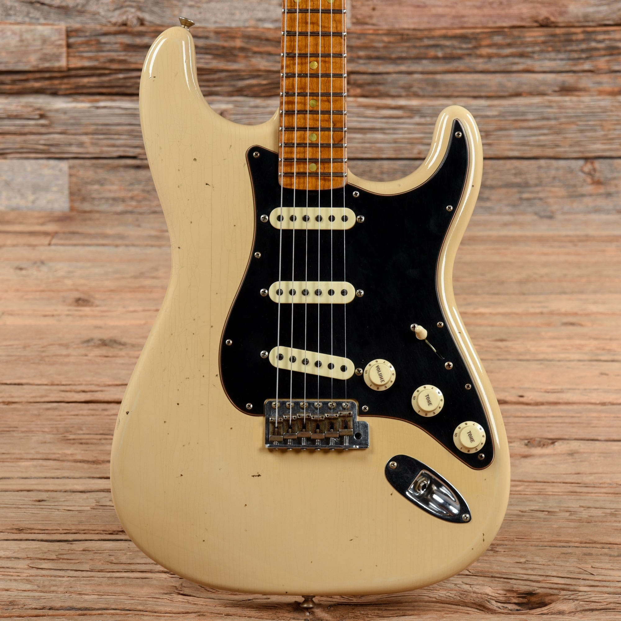 Fender Custom Shop Limited Edition Roasted Tomatillo Stratocaster Relic Aged Desert Sand 2019 Electric Guitars / Solid Body