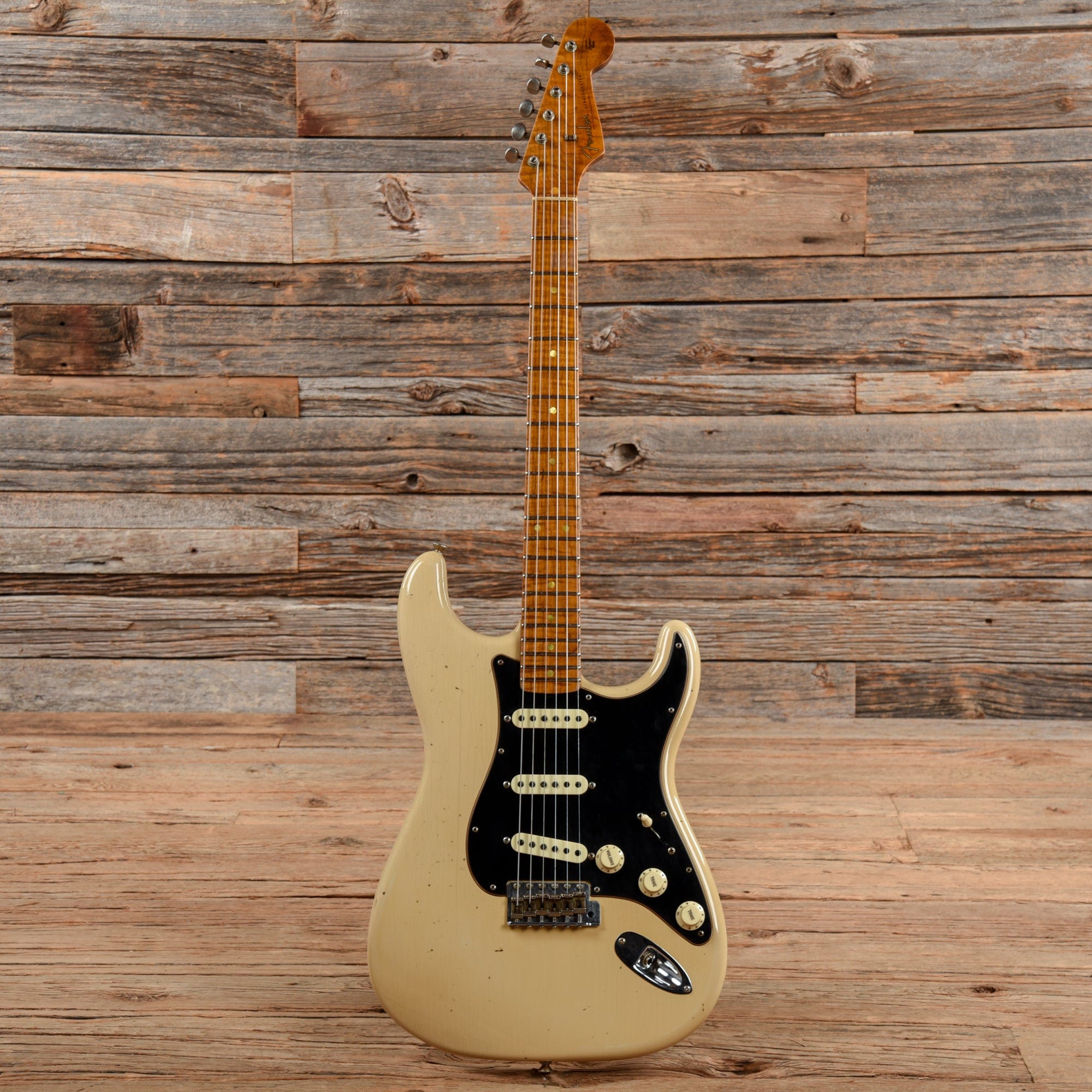 Fender Custom Shop Limited Edition Roasted Tomatillo Stratocaster Relic Aged Desert Sand 2019 Electric Guitars / Solid Body