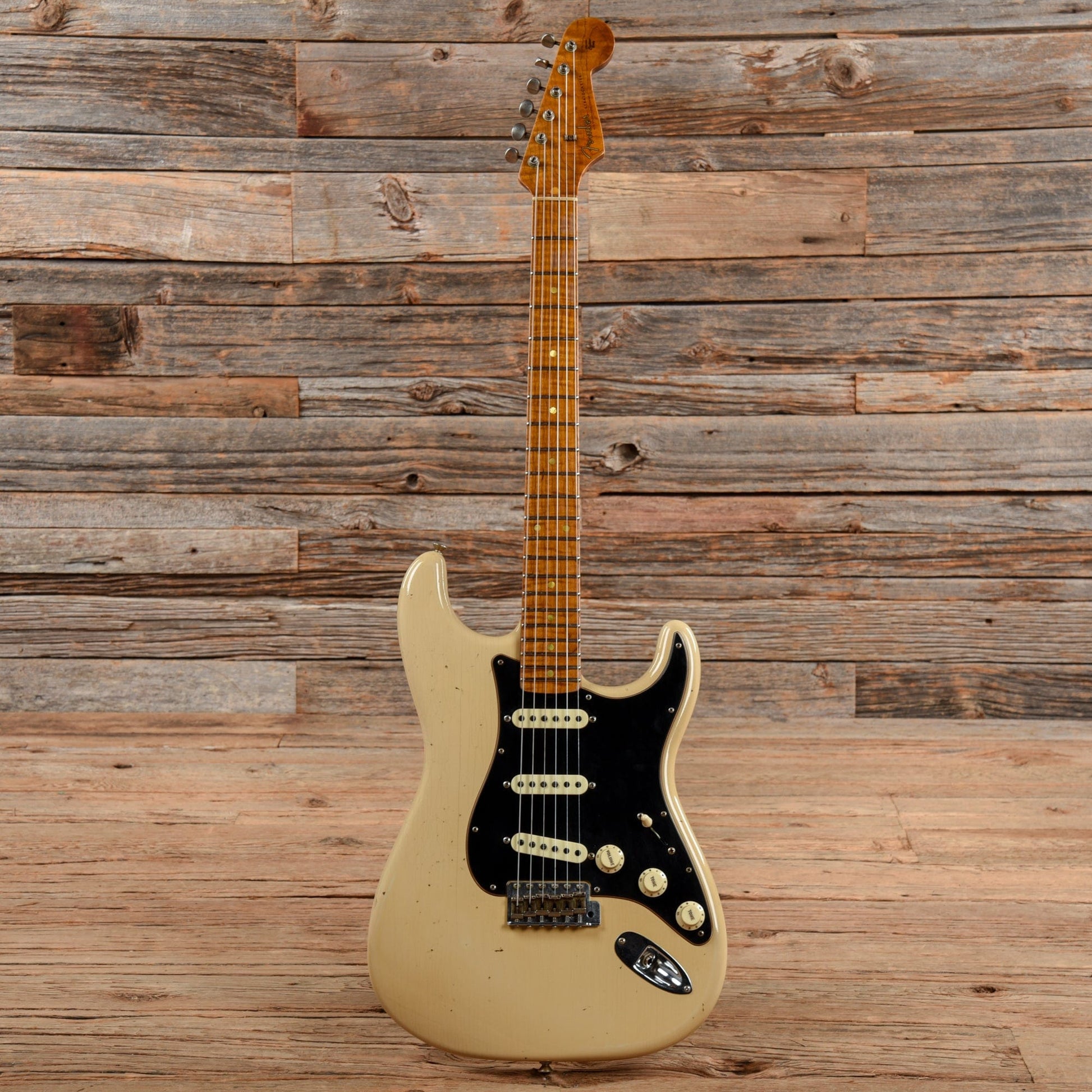 Fender Custom Shop Limited Edition Roasted Tomatillo Stratocaster Relic Aged Desert Sand 2019 Electric Guitars / Solid Body