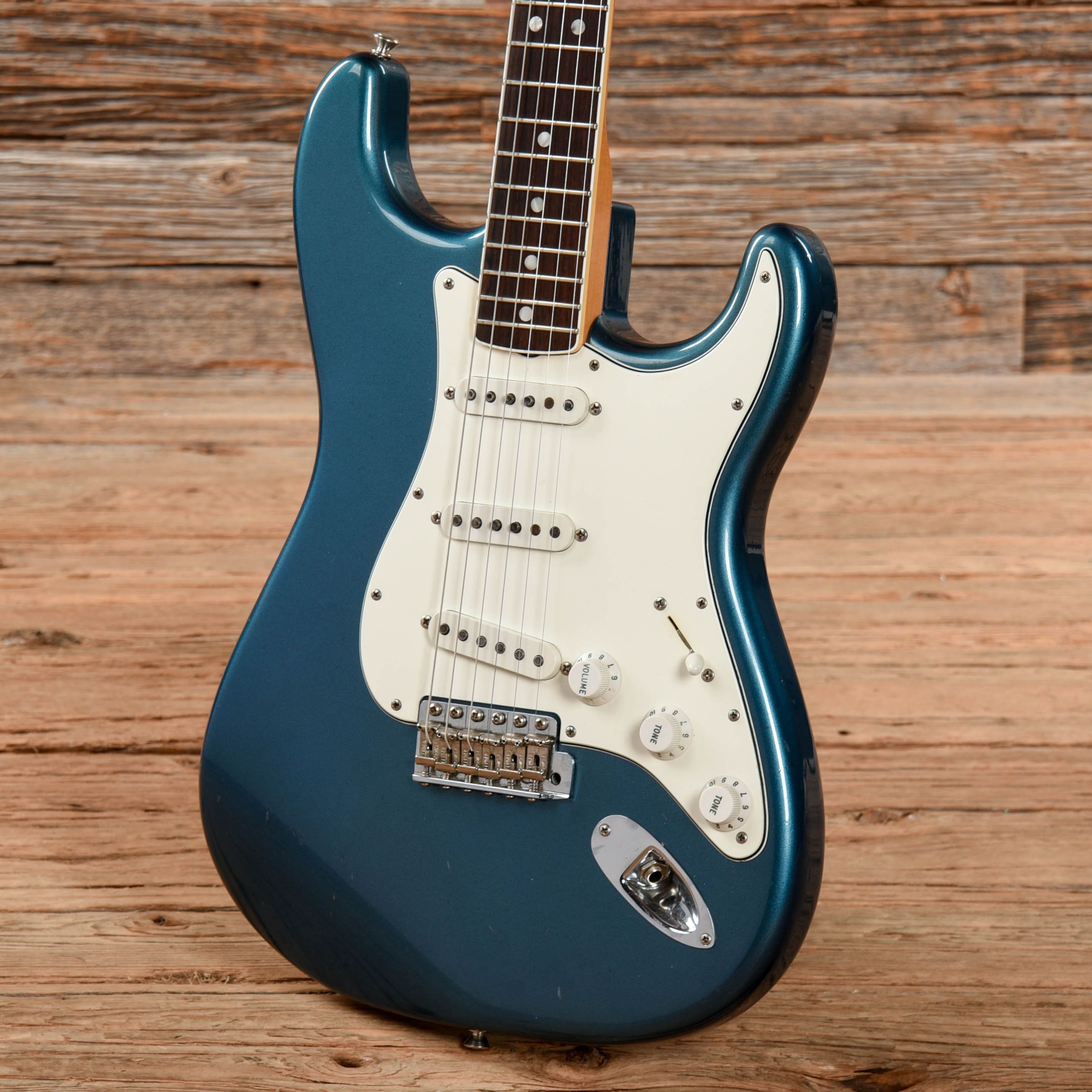 Fender Custom Shop Master Design Mark Kendrick 1965 Stratocaster Relic Lake Placid Blue 2004 Electric Guitars / Solid Body