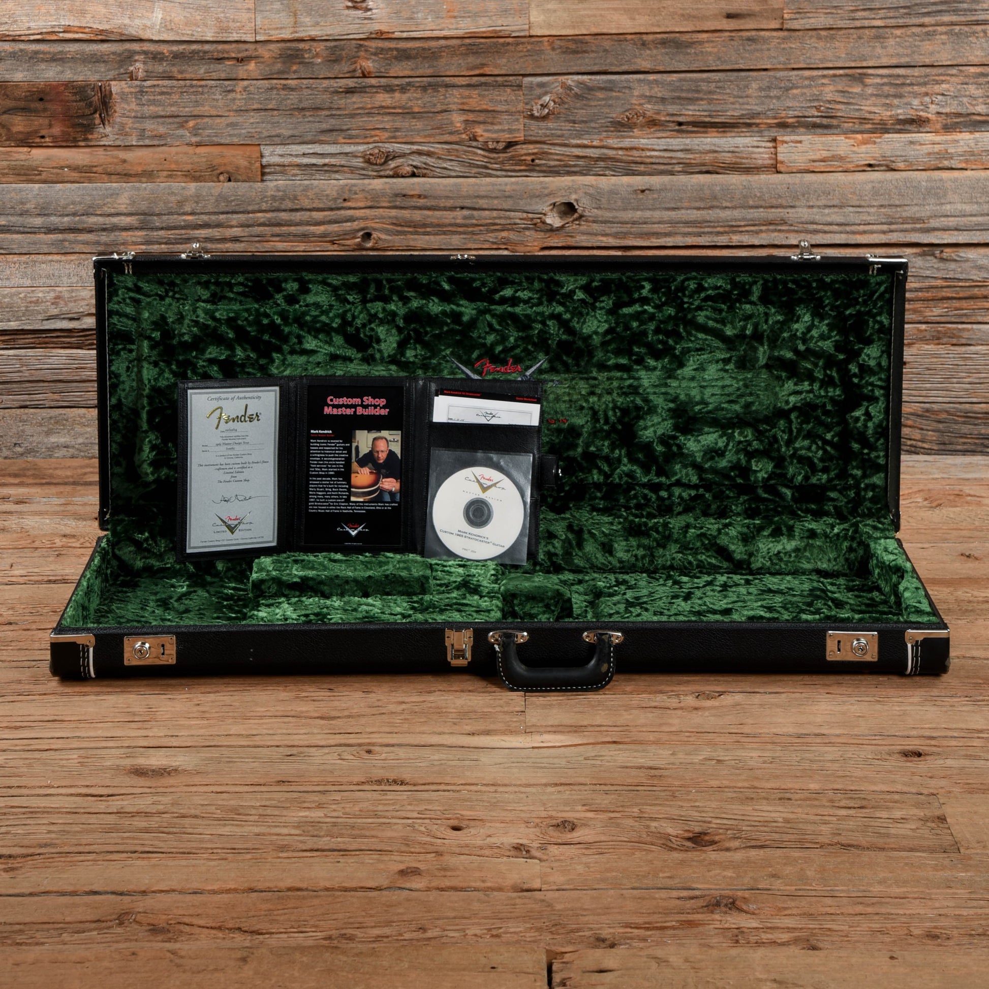 Fender Custom Shop Master Design Mark Kendrick 1965 Stratocaster Relic Lake Placid Blue 2004 Electric Guitars / Solid Body