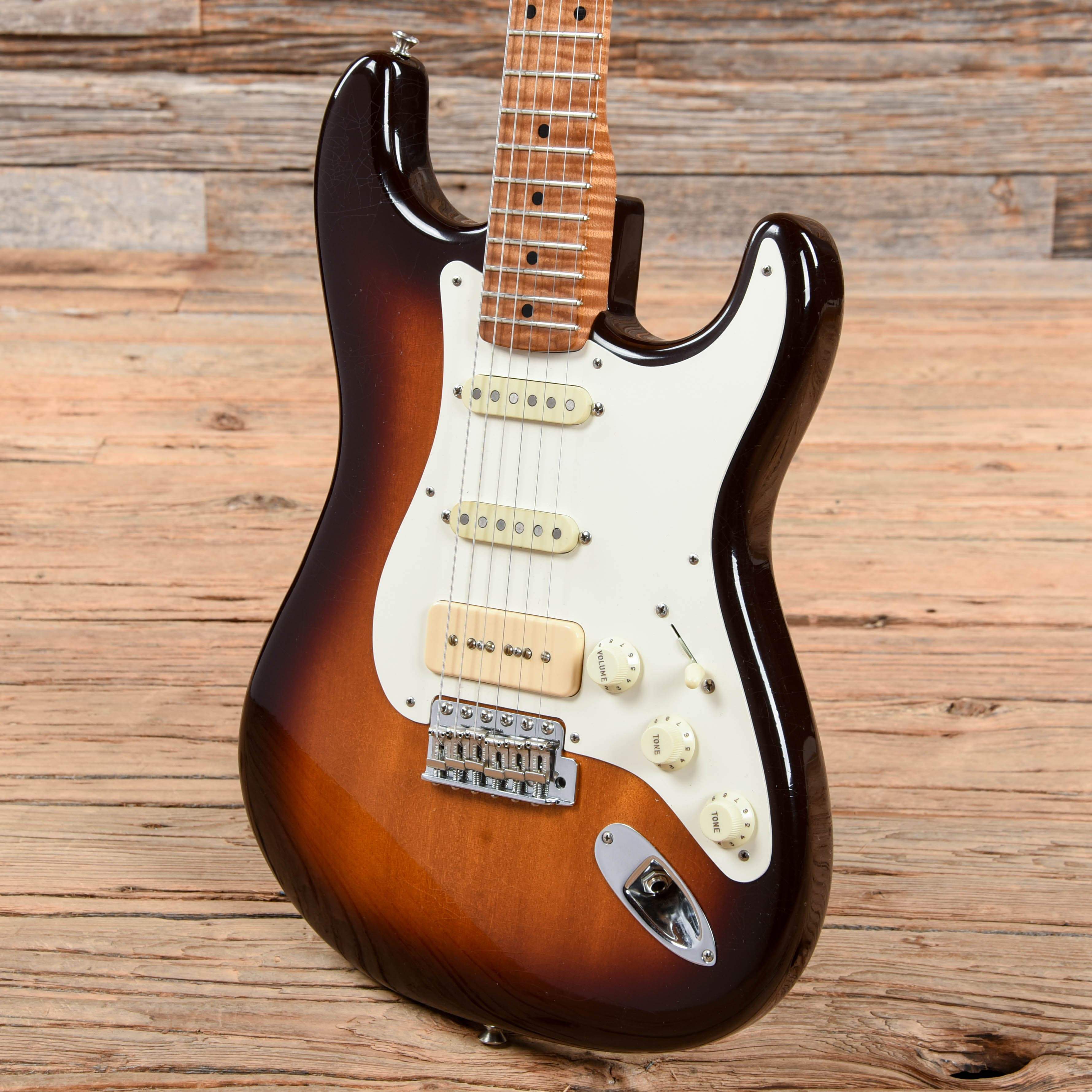 Fender Custom Shop Okume Stratocaster Closet Classic Masterbuilt by Dale Wilson 2-Tone Sunburst 2015 Electric Guitars / Solid Body