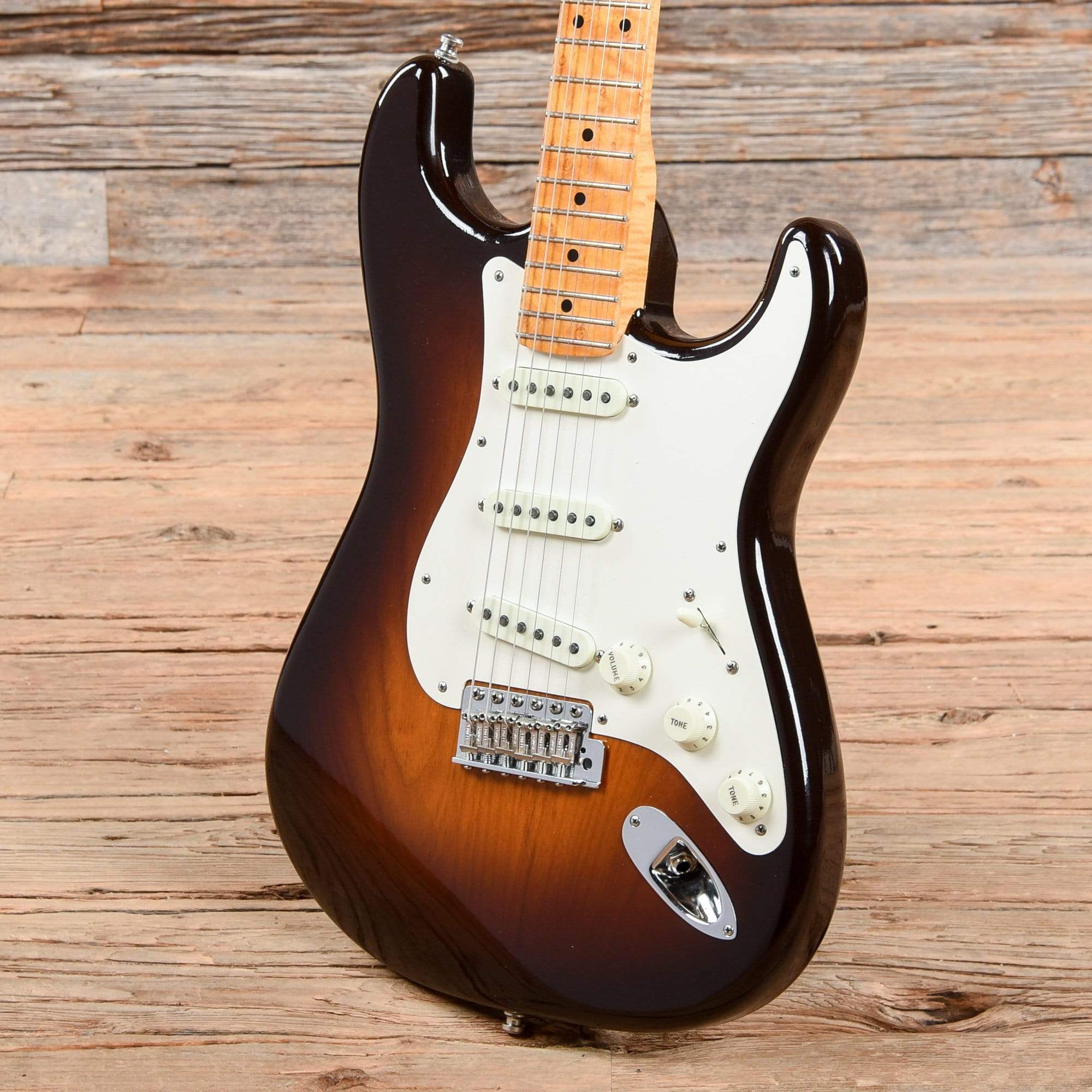 Fender Custom Shop Postmodern Stratocaster Closet Classic Sunburst 2017 Electric Guitars / Solid Body