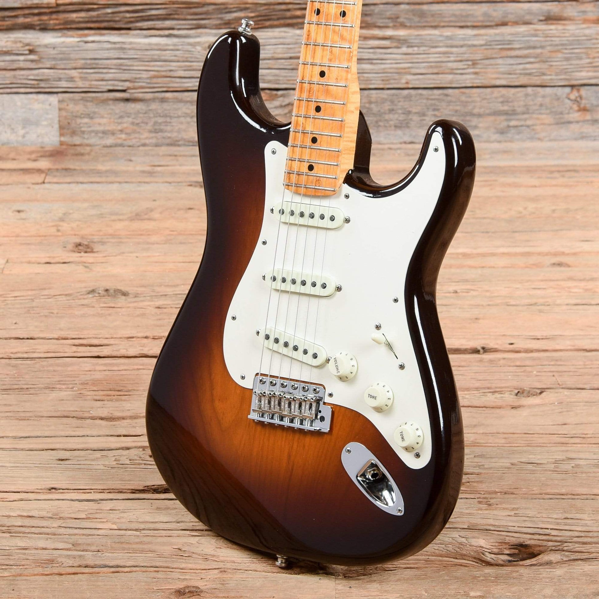 Fender Custom Shop Postmodern Stratocaster Closet Classic Sunburst 2017 Electric Guitars / Solid Body