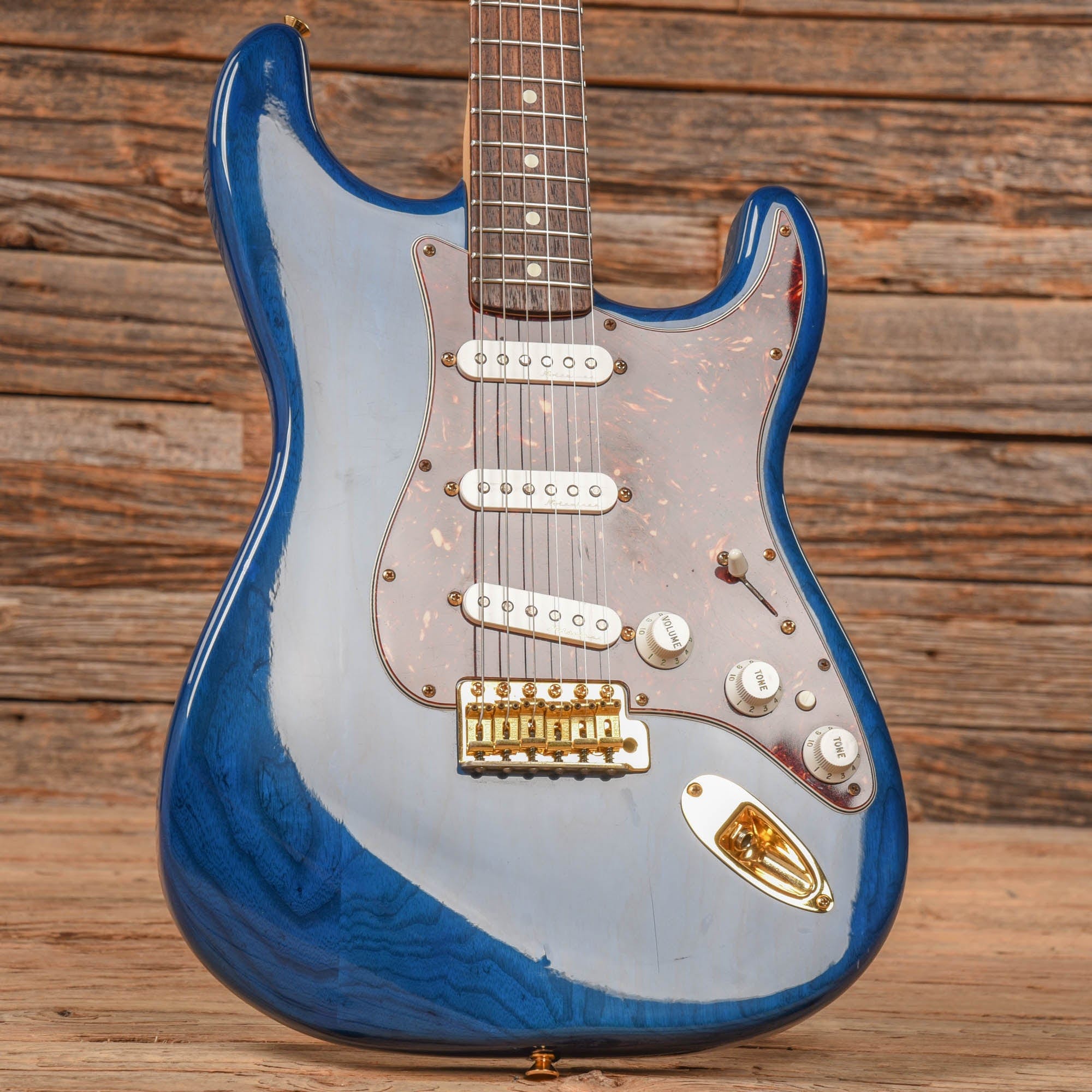 Fender Deluxe Players Stratocaster Sapphire Blue Transparent 2006 Electric Guitars / Solid Body