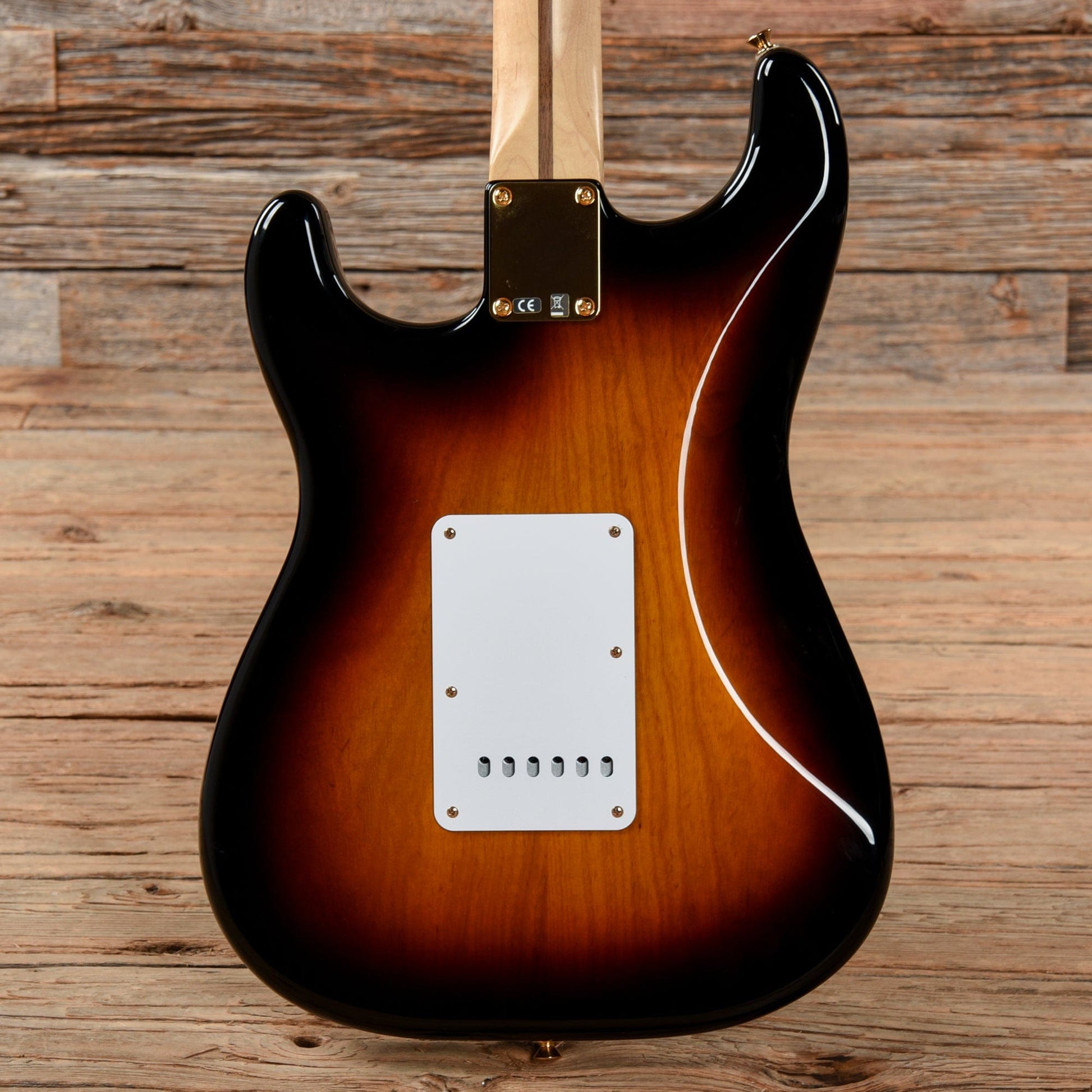 Fender Deluxe Players Stratocaster Sunburst 2009 Electric Guitars / Solid Body